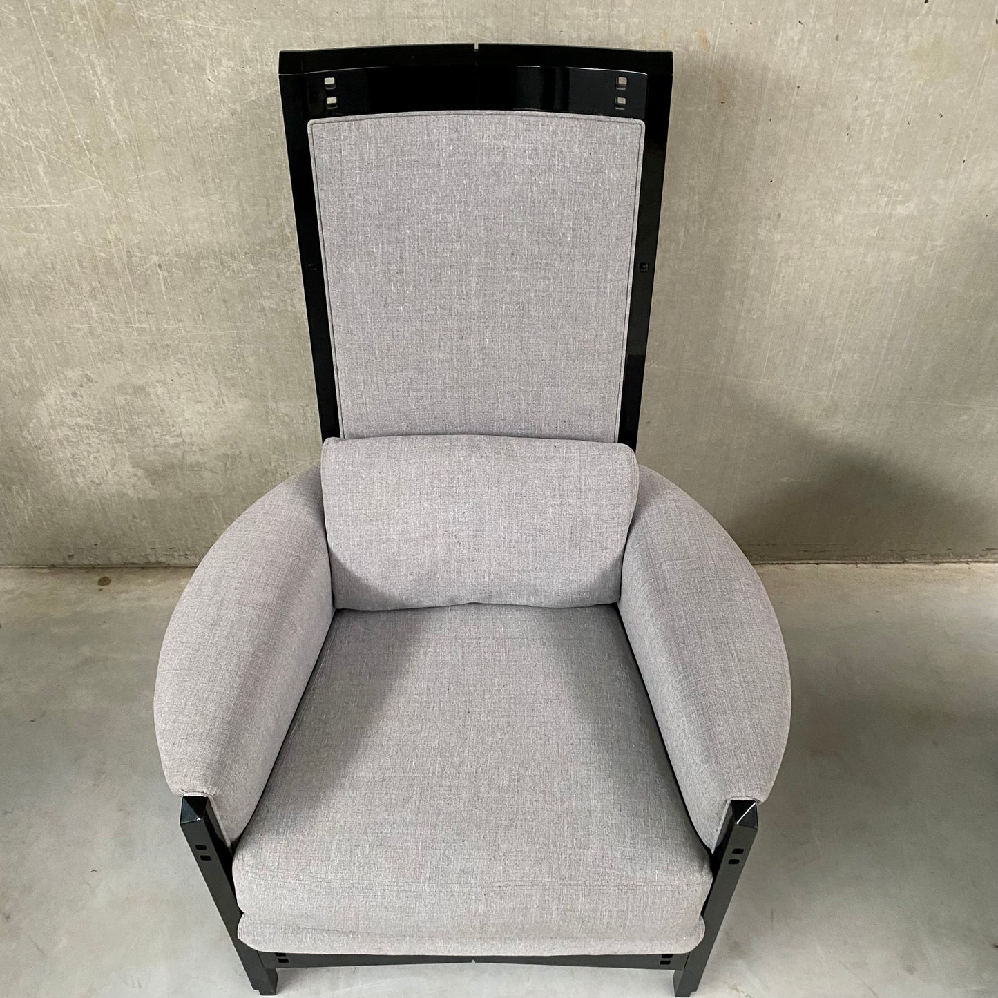 2 fauteuils lounge laqués à dossier haut « Peggy » par Umberto Asnago pour Giorgetti, Italie 1990