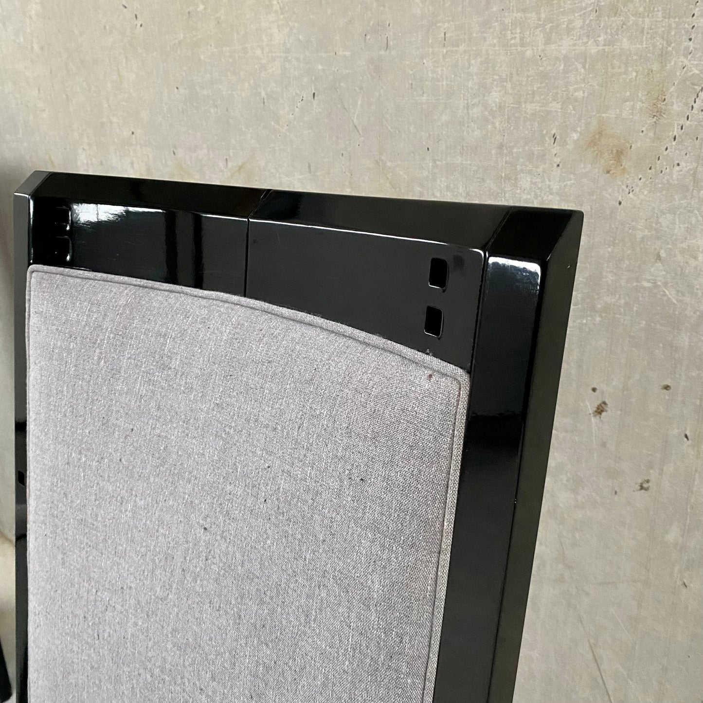 2 fauteuils lounge laqués à dossier haut « Peggy » par Umberto Asnago pour Giorgetti, Italie 1990