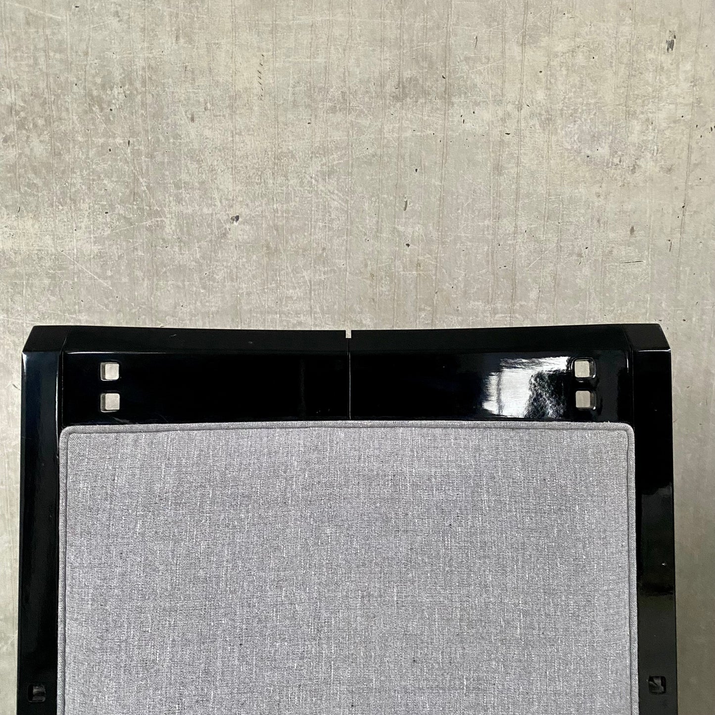 2 fauteuils lounge laqués à dossier haut « Peggy » par Umberto Asnago pour Giorgetti, Italie 1990