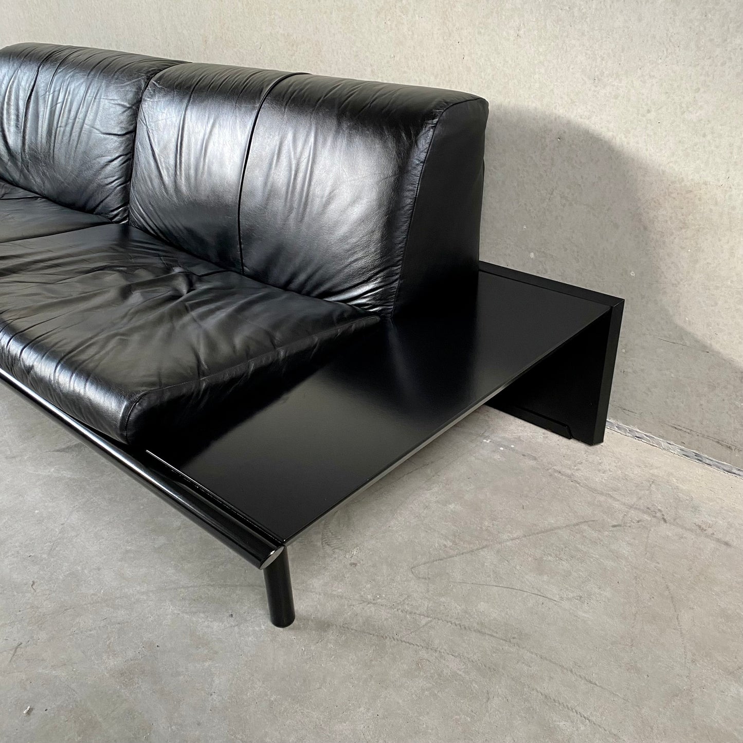 Schwarzes Ledersofa von Harvink, niederländisches Design 1980