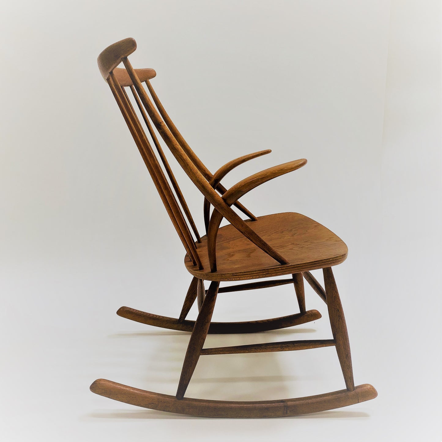 Schaukelstuhl von Illum Wikkelsø für Niels Eilersen, Dänemark 1950