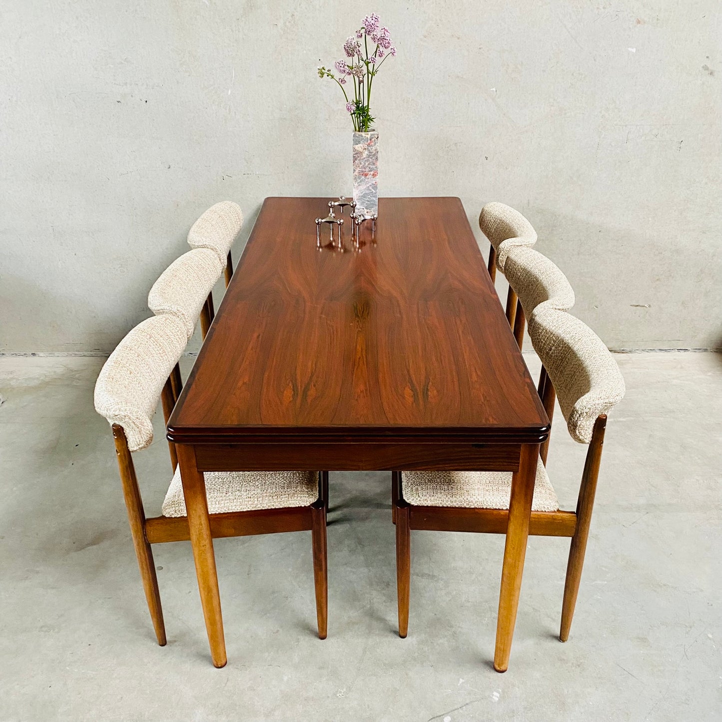 MID CENTURY DANISH DESIGN EXTENDABLE DINING SET WITH 6 CHAIRS, DENMARK 1960S