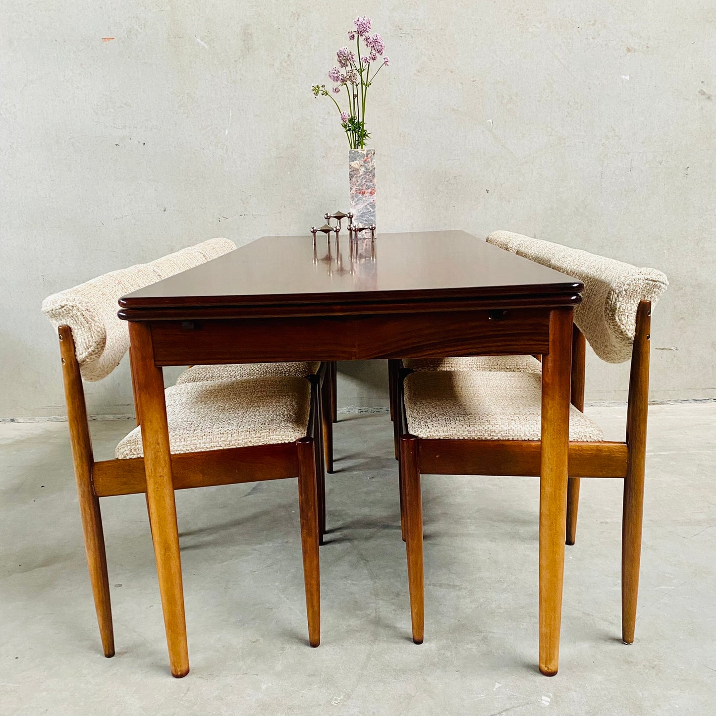 MID CENTURY DANISH DESIGN EXTENDABLE DINING SET WITH 6 CHAIRS, DENMARK 1960S