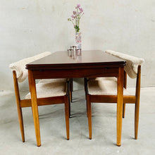Load image into Gallery viewer, MID CENTURY DANISH DESIGN EXTENDABLE DINING SET WITH 6 CHAIRS, DENMARK 1960S
