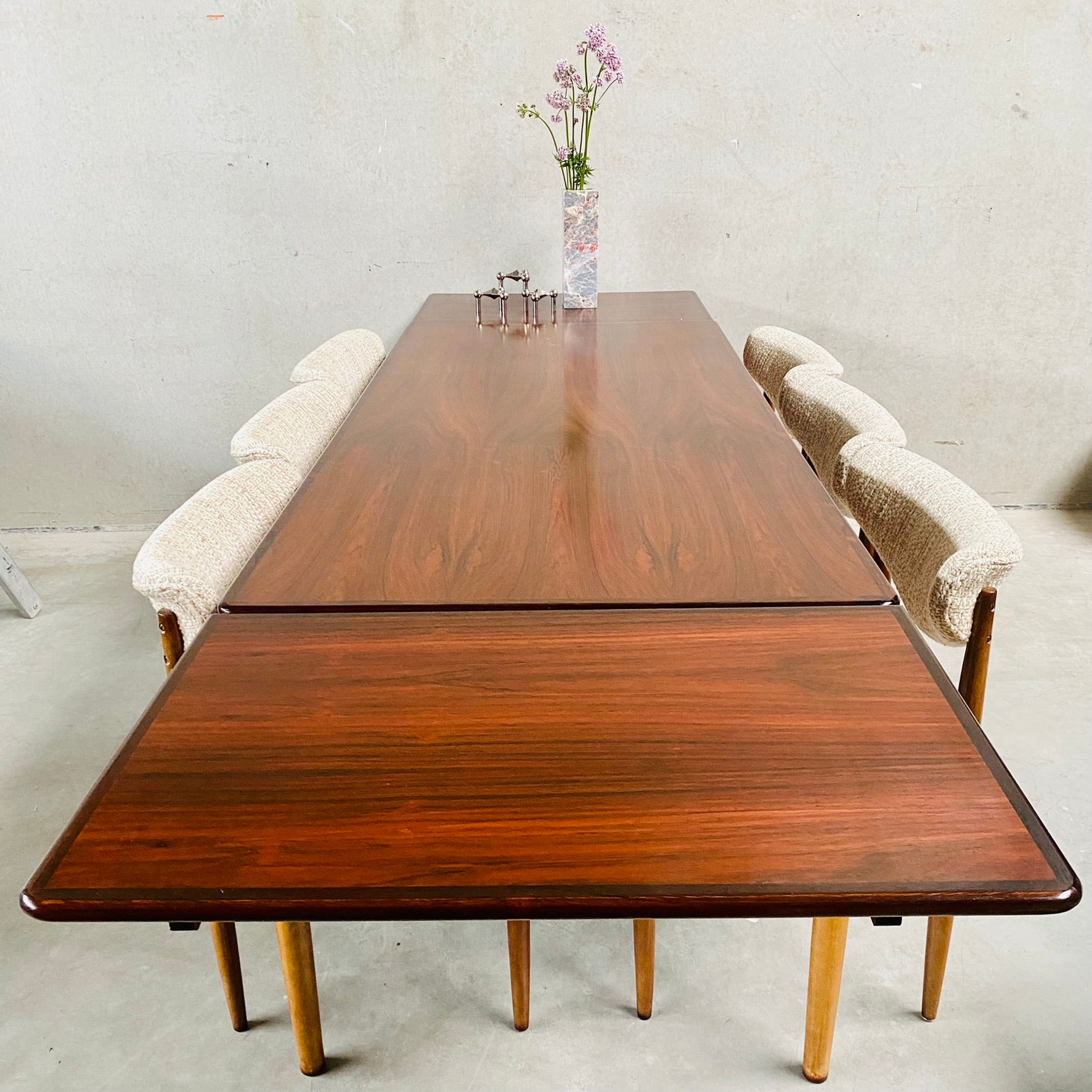 MID CENTURY DANISH DESIGN EXTENDABLE DINING SET WITH 6 CHAIRS, DENMARK 1960S