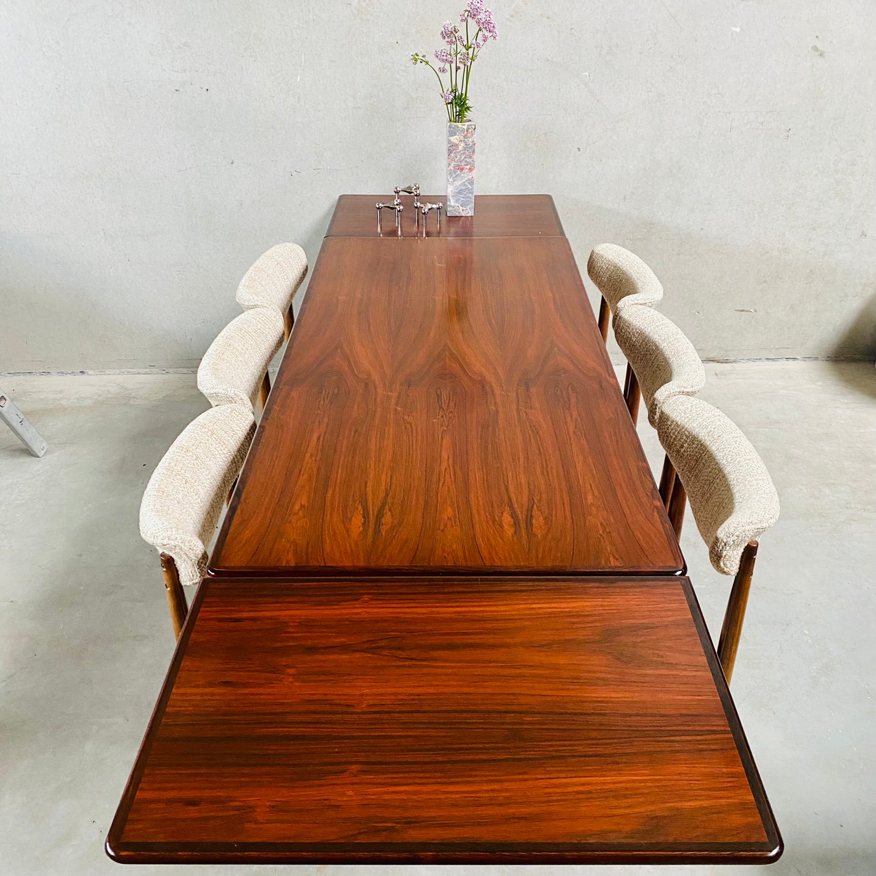 MID CENTURY DANISH DESIGN EXTENDABLE DINING SET WITH 6 CHAIRS, DENMARK 1960S