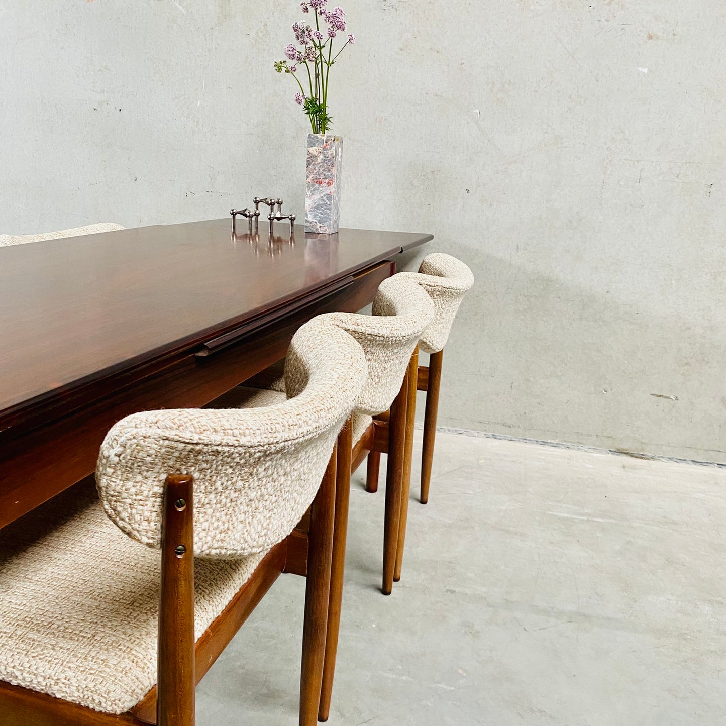 MID CENTURY DANISH DESIGN EXTENDABLE DINING SET WITH 6 CHAIRS, DENMARK 1960S