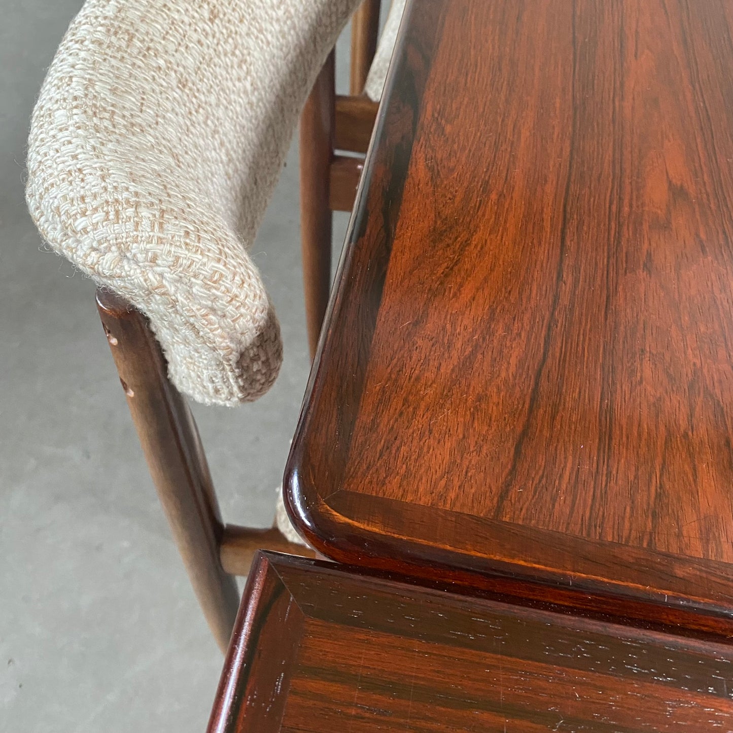 MID CENTURY DANISH DESIGN EXTENDABLE DINING SET WITH 6 CHAIRS, DENMARK 1960S