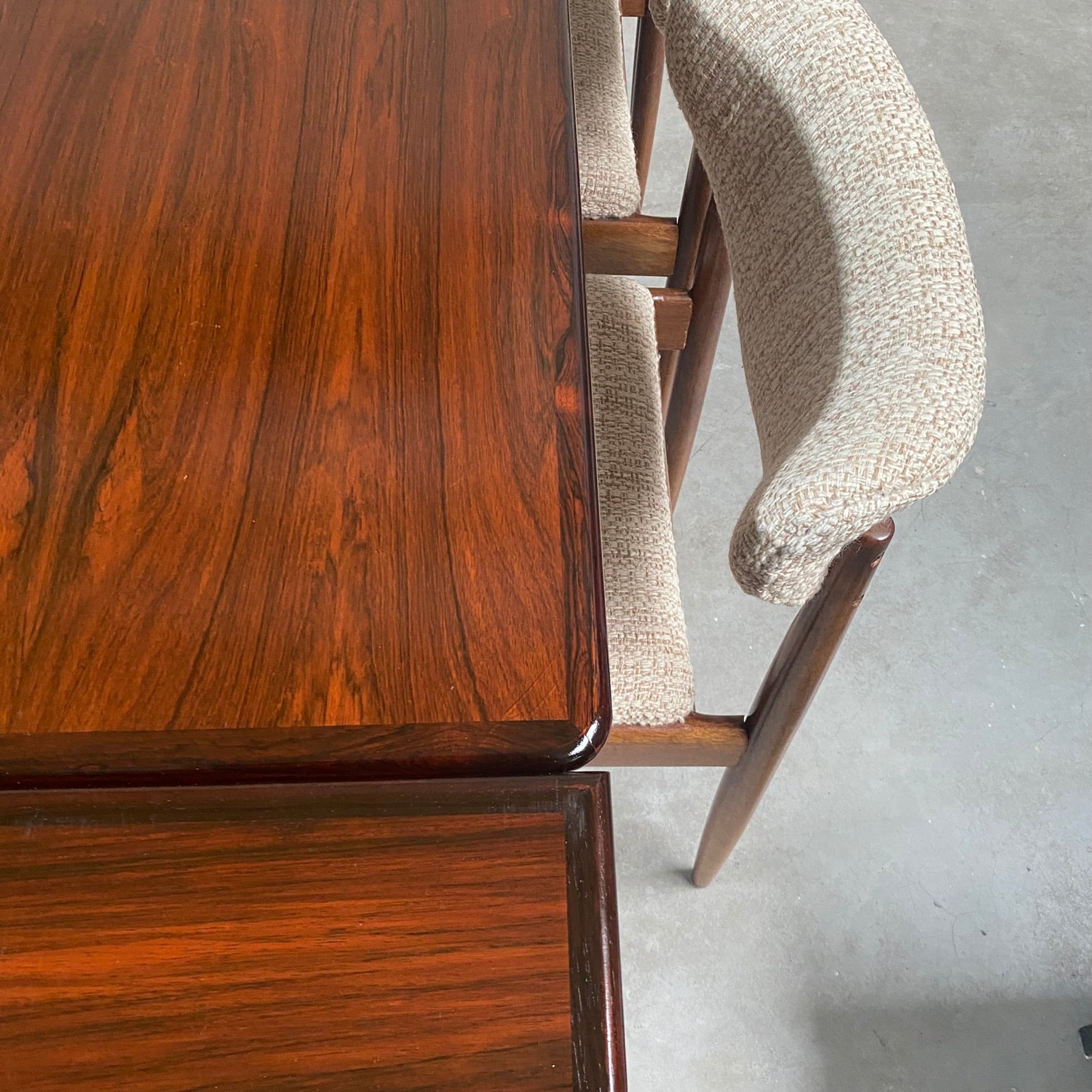 MID CENTURY DANISH DESIGN EXTENDABLE DINING SET WITH 6 CHAIRS, DENMARK 1960S