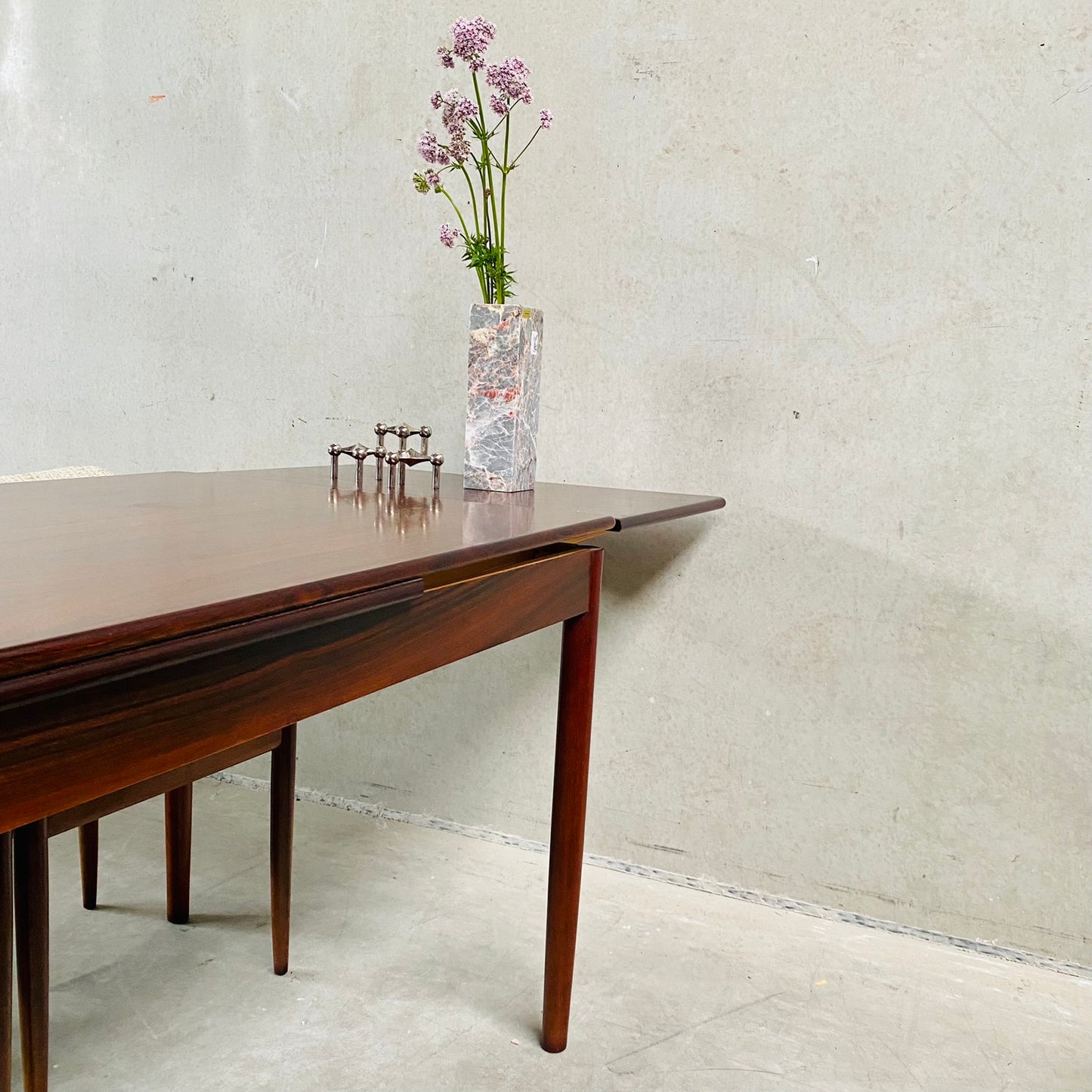 MID CENTURY DANISH DESIGN EXTENDABLE DINING SET WITH 6 CHAIRS, DENMARK 1960S