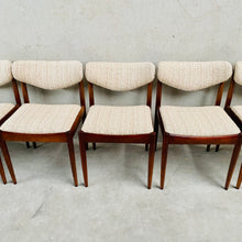 Load image into Gallery viewer, MID CENTURY DANISH DESIGN EXTENDABLE DINING SET WITH 6 CHAIRS, DENMARK 1960S
