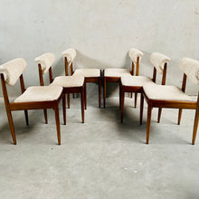 Load image into Gallery viewer, MID CENTURY DANISH DESIGN EXTENDABLE DINING SET WITH 6 CHAIRS, DENMARK 1960S
