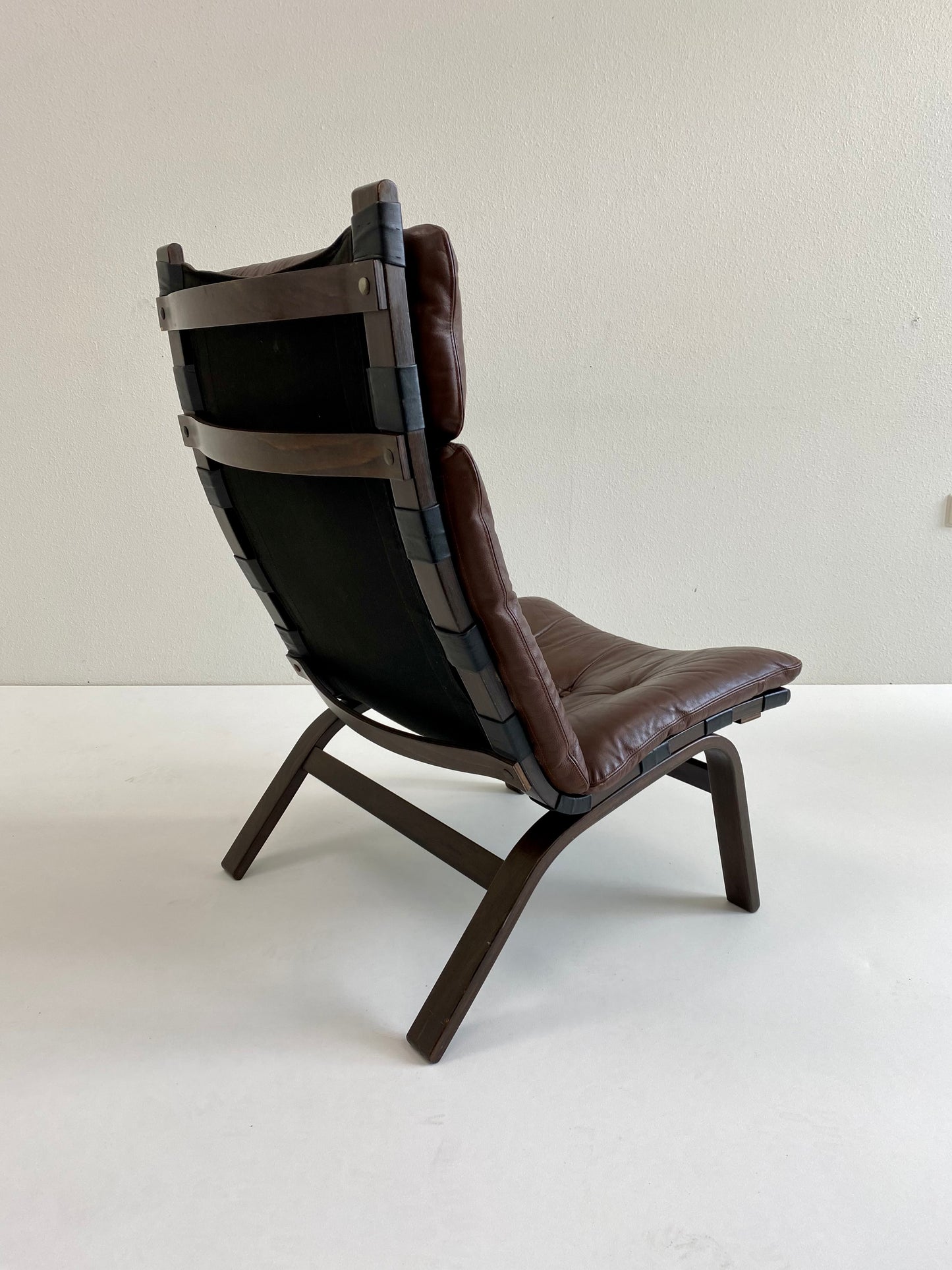 Fauteuil lounge en cuir marron danois, Farstrup, Danemark, 1970