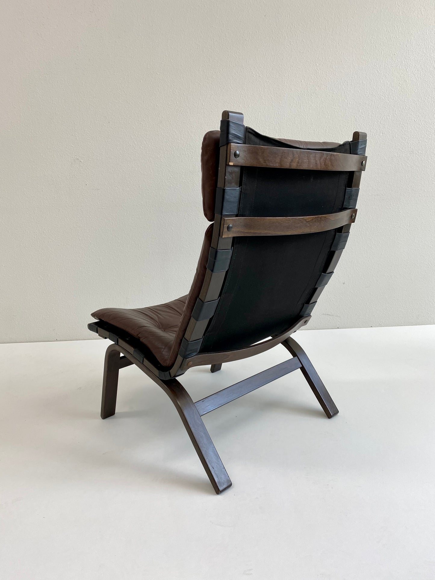 Fauteuil lounge en cuir marron danois, Farstrup, Danemark, 1970