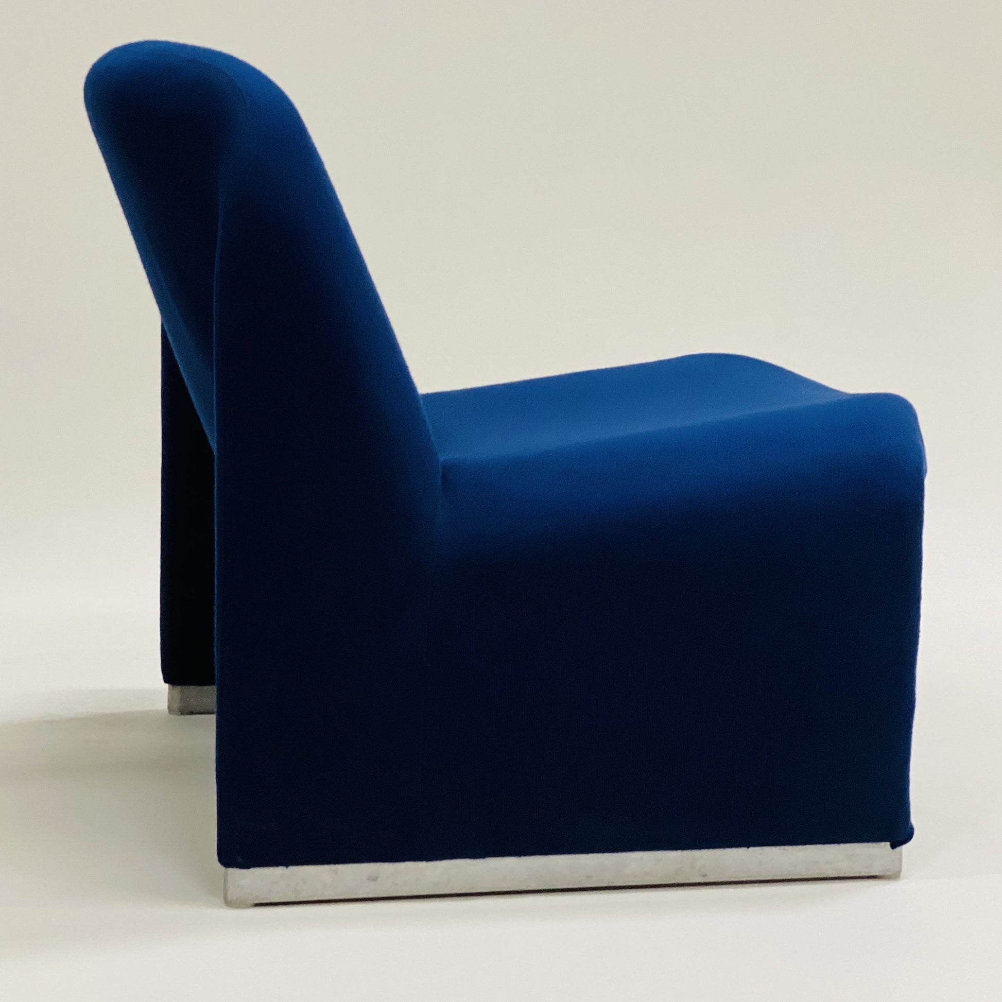 ALKY LOUNGE CHAIR BY GIANCARLO PIRETTI FOR ARTIFORT & CASTELLI, ITALY 1970S www.foundicons.nl