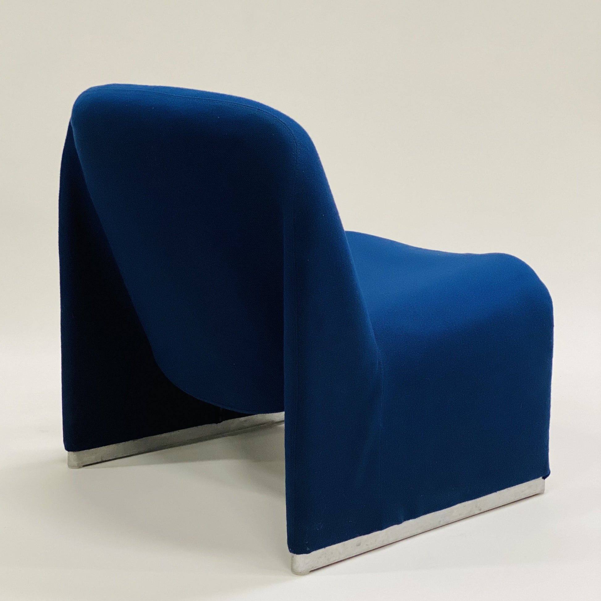 ALKY LOUNGE CHAIR BY GIANCARLO PIRETTI FOR ARTIFORT & CASTELLI, ITALY 1970S www.foundicons.nl