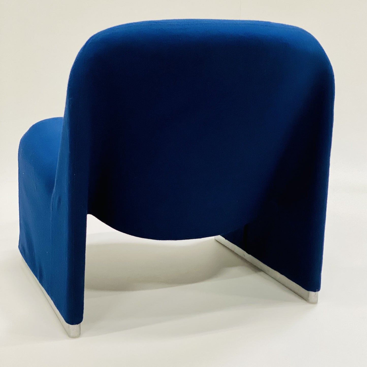 ALKY LOUNGE CHAIR BY GIANCARLO PIRETTI FOR ARTIFORT & CASTELLI, ITALY 1970S www.foundicons.nl