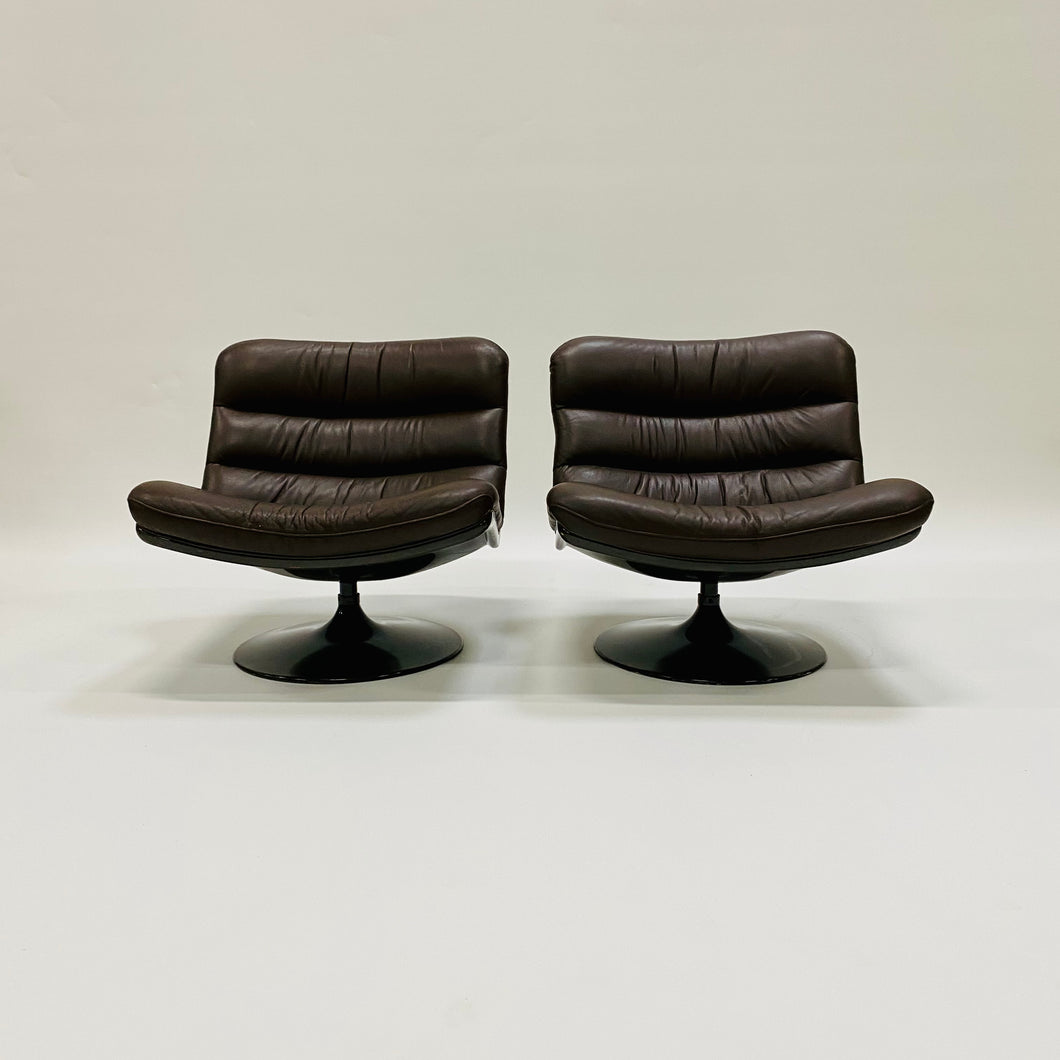 BROWN LEATHER EASY CHAIRS F978 BY GEOFFREY HARCOURT FOR ARTIFORT, NETHERLANDS 1960S www.foundicons.nl