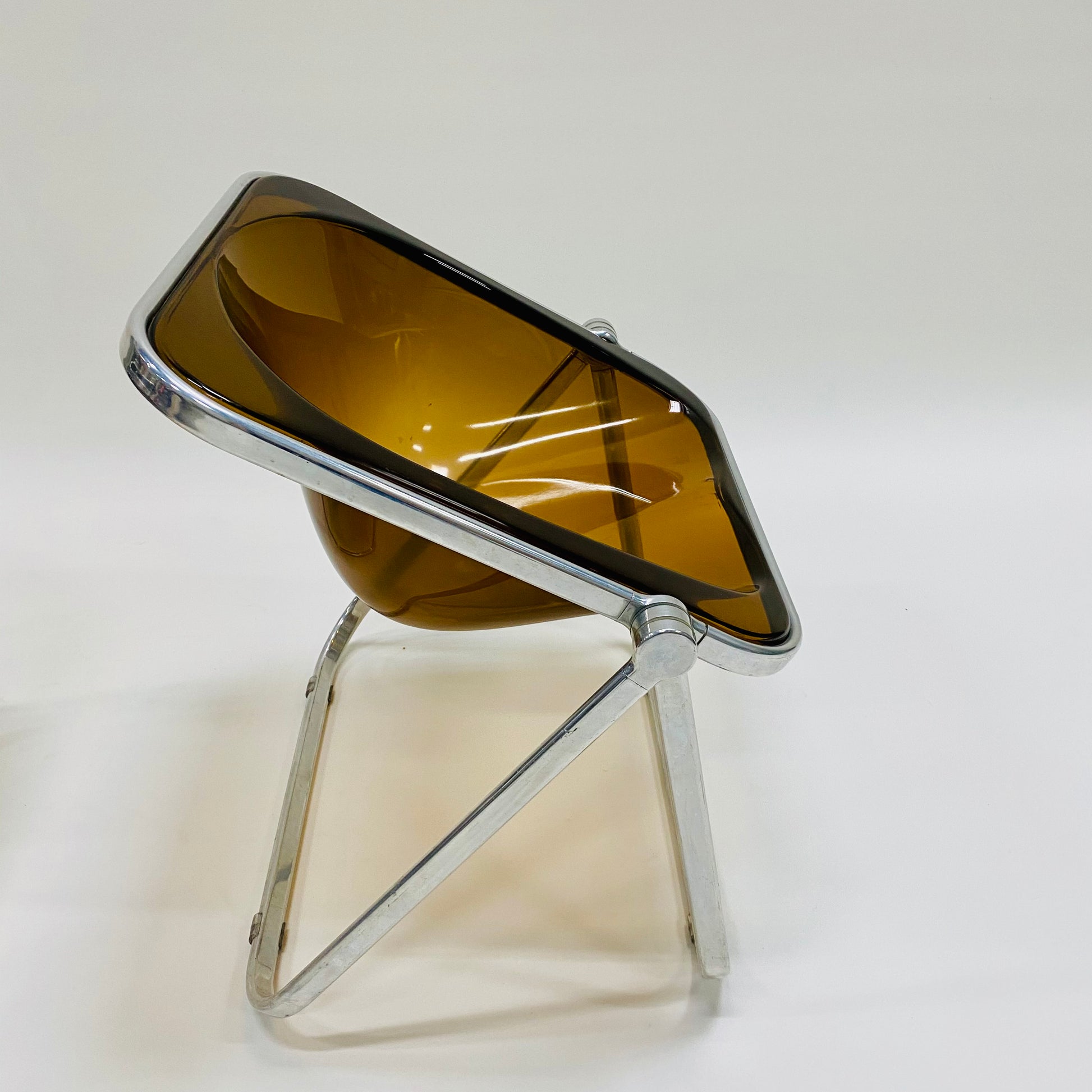 EXTREMELY RARE SET OF PLONA FOLDING CHAIRS BY GIANCARLO PIRETTI FOR CASTELLI, ITALY 1970S www.foundicons.nl