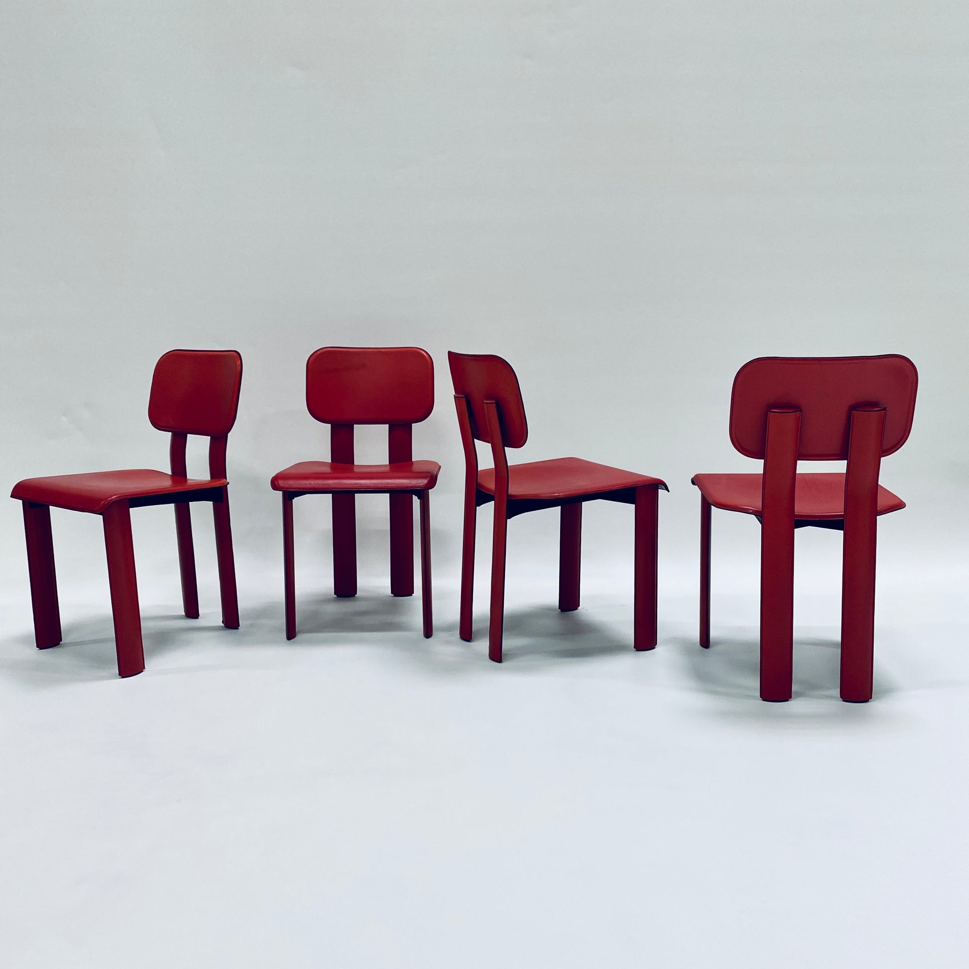 RARE RED DINING CHAIRS BY ANTONELLO MOSCA FOR YCAMI, ITALY 1980S www.foundicons.nl