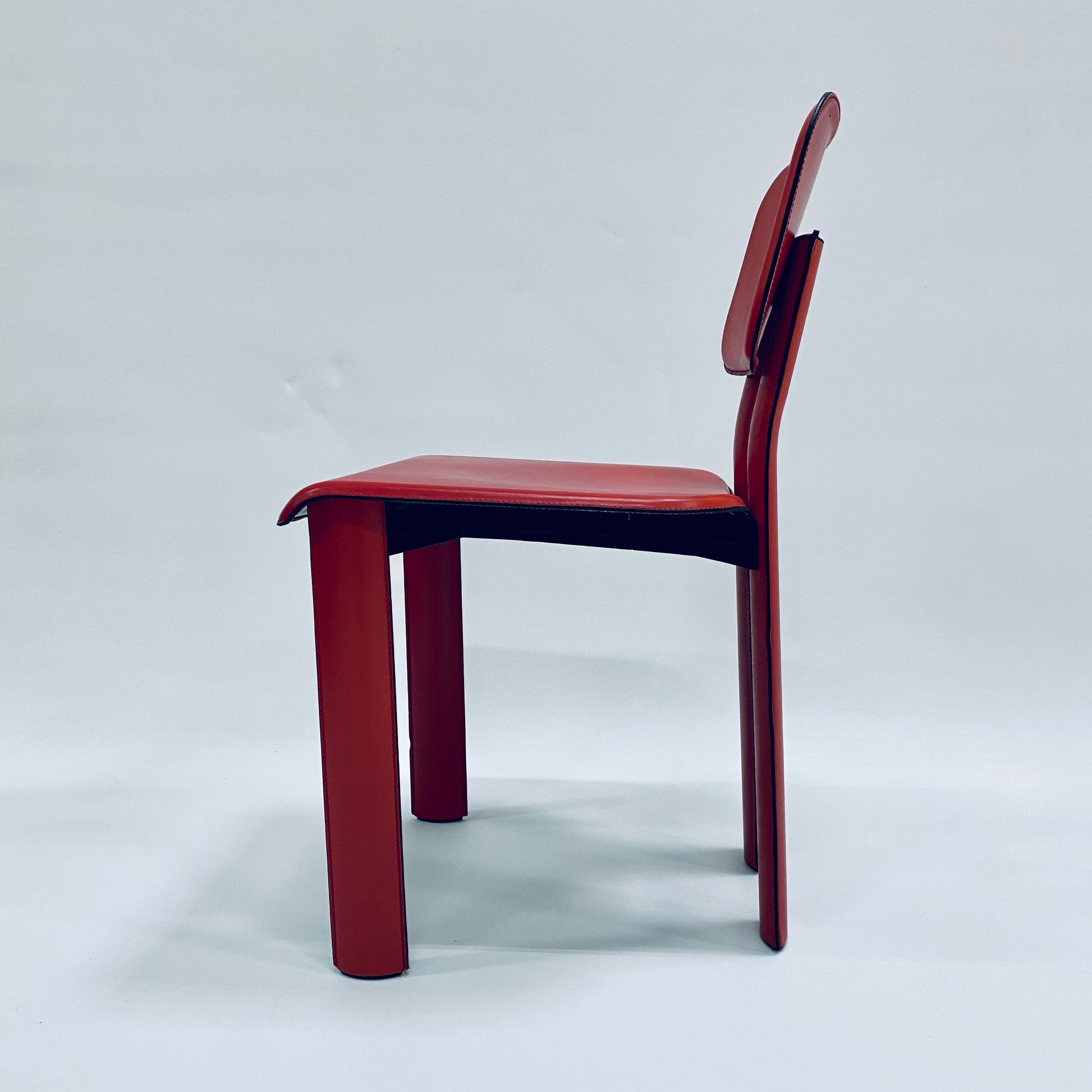 RARE RED DINING CHAIRS BY ANTONELLO MOSCA FOR YCAMI, ITALY 1980S www.foundicons.nl