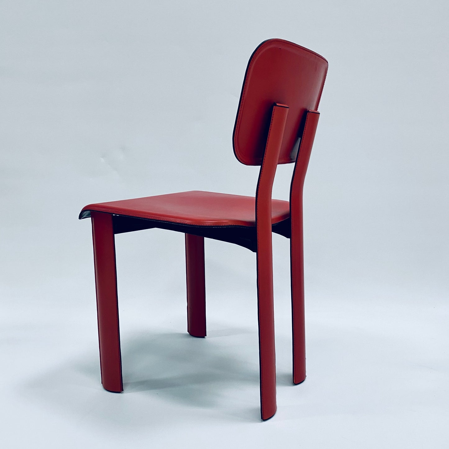 RARE RED DINING CHAIRS BY ANTONELLO MOSCA FOR YCAMI, ITALY 1980S www.foundicons.nl