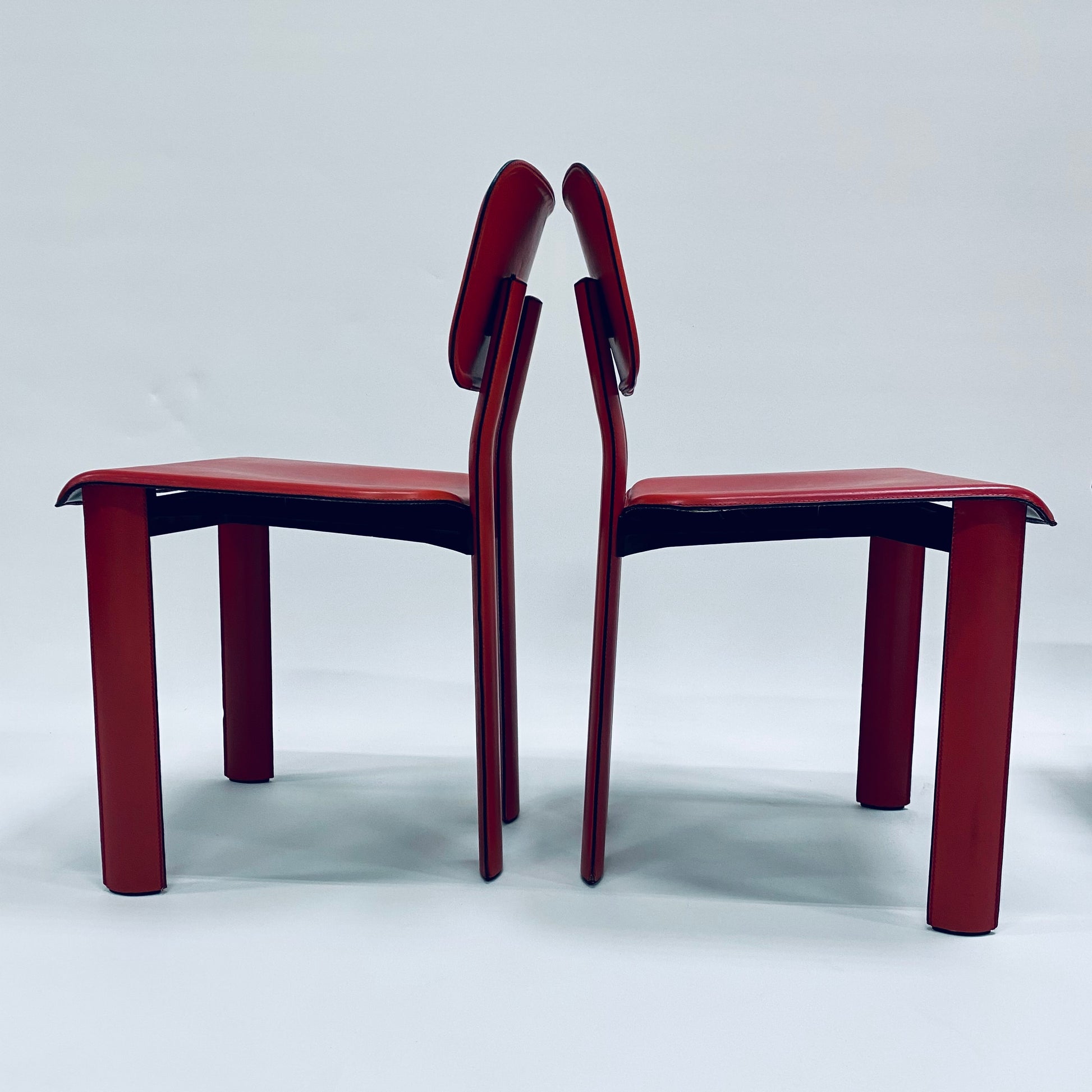 RARE RED DINING CHAIRS BY ANTONELLO MOSCA FOR YCAMI, ITALY 1980S www.foundicons.nl