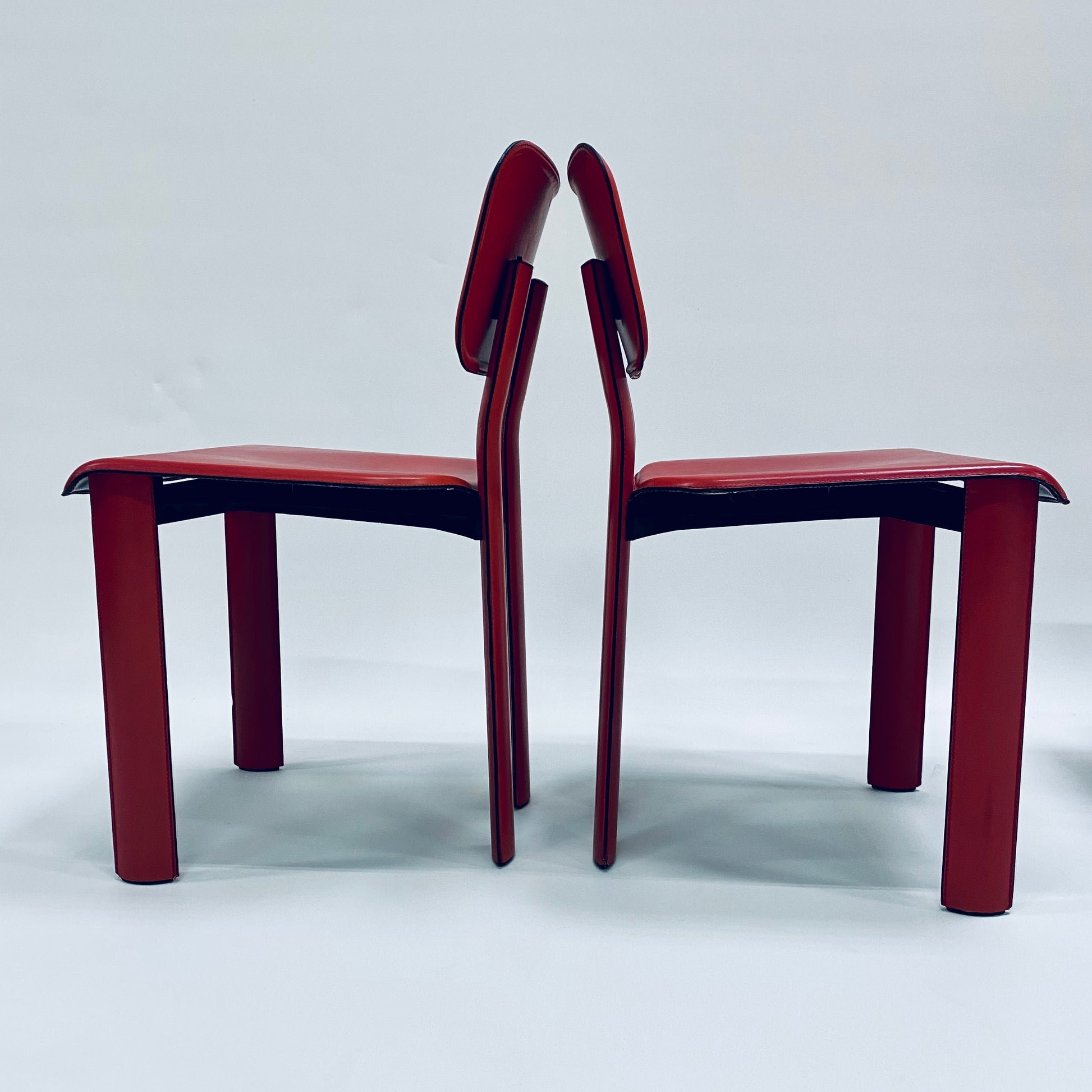 RARE RED DINING CHAIRS BY ANTONELLO MOSCA FOR YCAMI, ITALY 1980S www.foundicons.nl