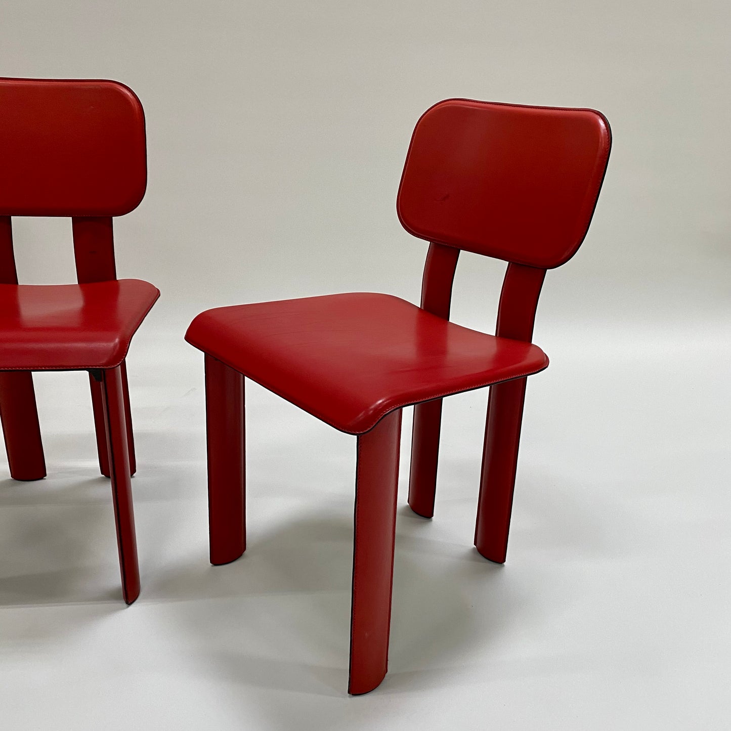 RARE RED DINING CHAIRS BY ANTONELLO MOSCA FOR YCAMI, ITALY 1980S www.foundicons.nl