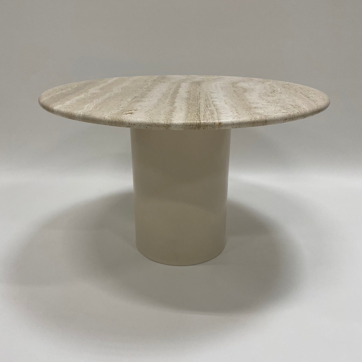 BEAUTIFUL ITALIAN TRAVERTINE ROUND DINING TABLE, ITALY 1970S www.foundicons.nl