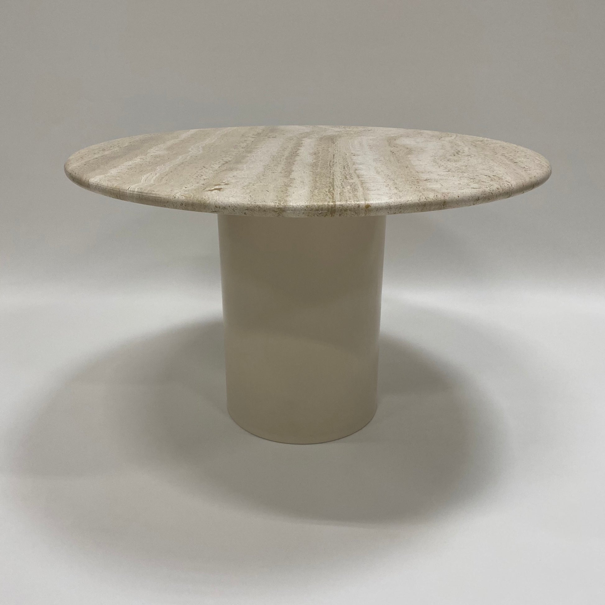 BEAUTIFUL ITALIAN TRAVERTINE ROUND DINING TABLE, ITALY 1970S www.foundicons.nl