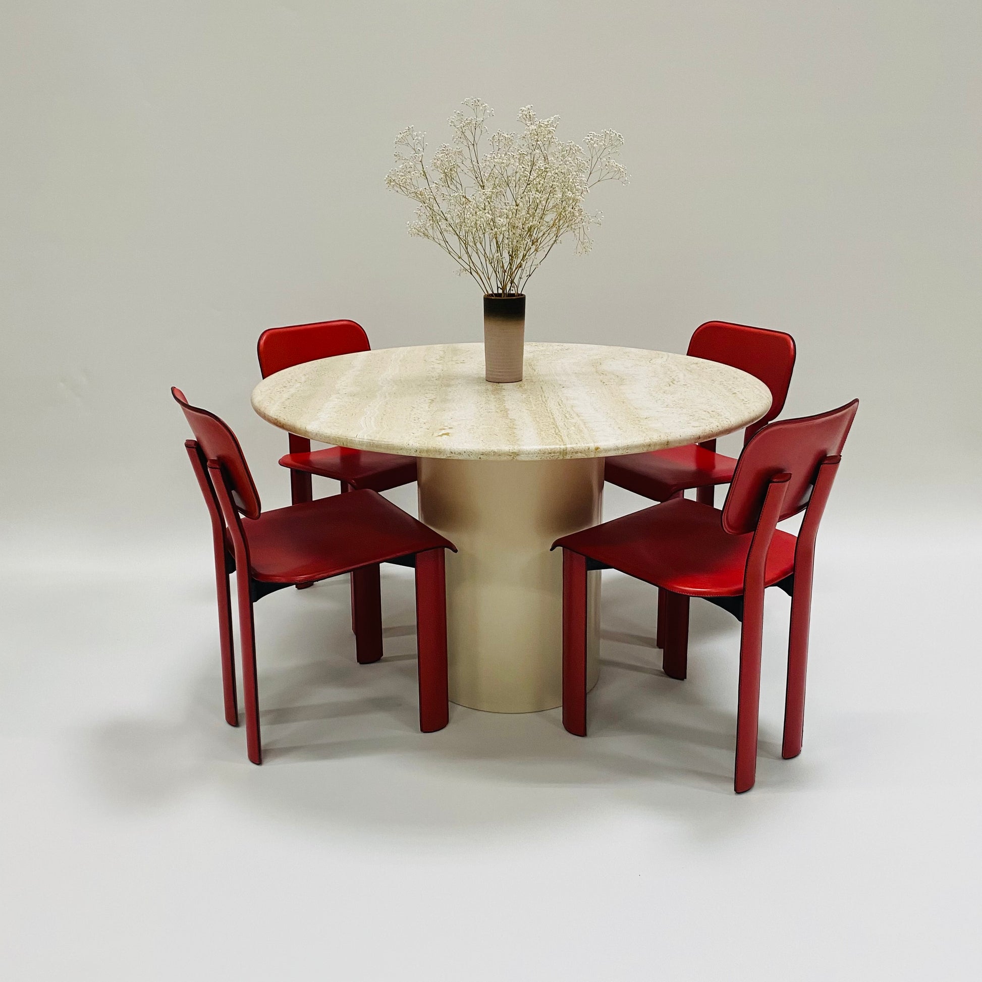 BEAUTIFUL ITALIAN TRAVERTINE ROUND DINING TABLE, ITALY 1970S www.foundicons.nl