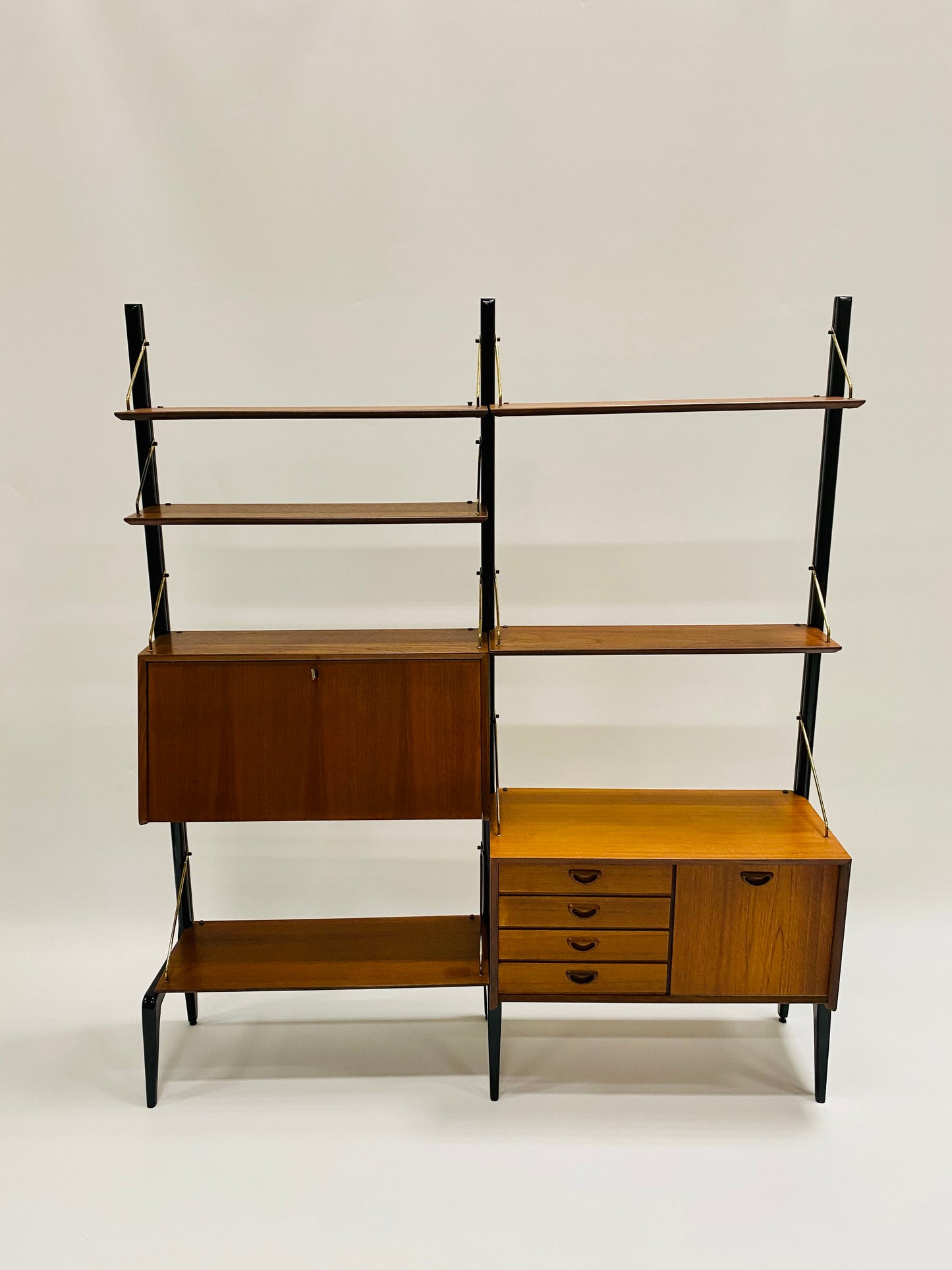 MODULAR WALL UNIT BY LOUIS VAN TEEFFELEN FOR WÉBÉ, NETHERLANDS 1960S