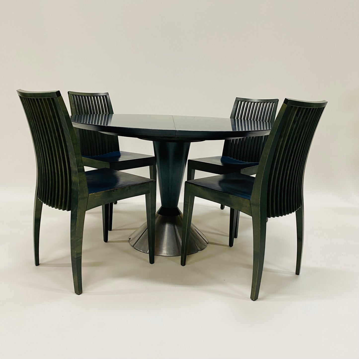 Ausziehbarer Esstisch im italienischen Design mit vier Stühlen von Wolf Schmidt-Bandelow, Italien, 1980