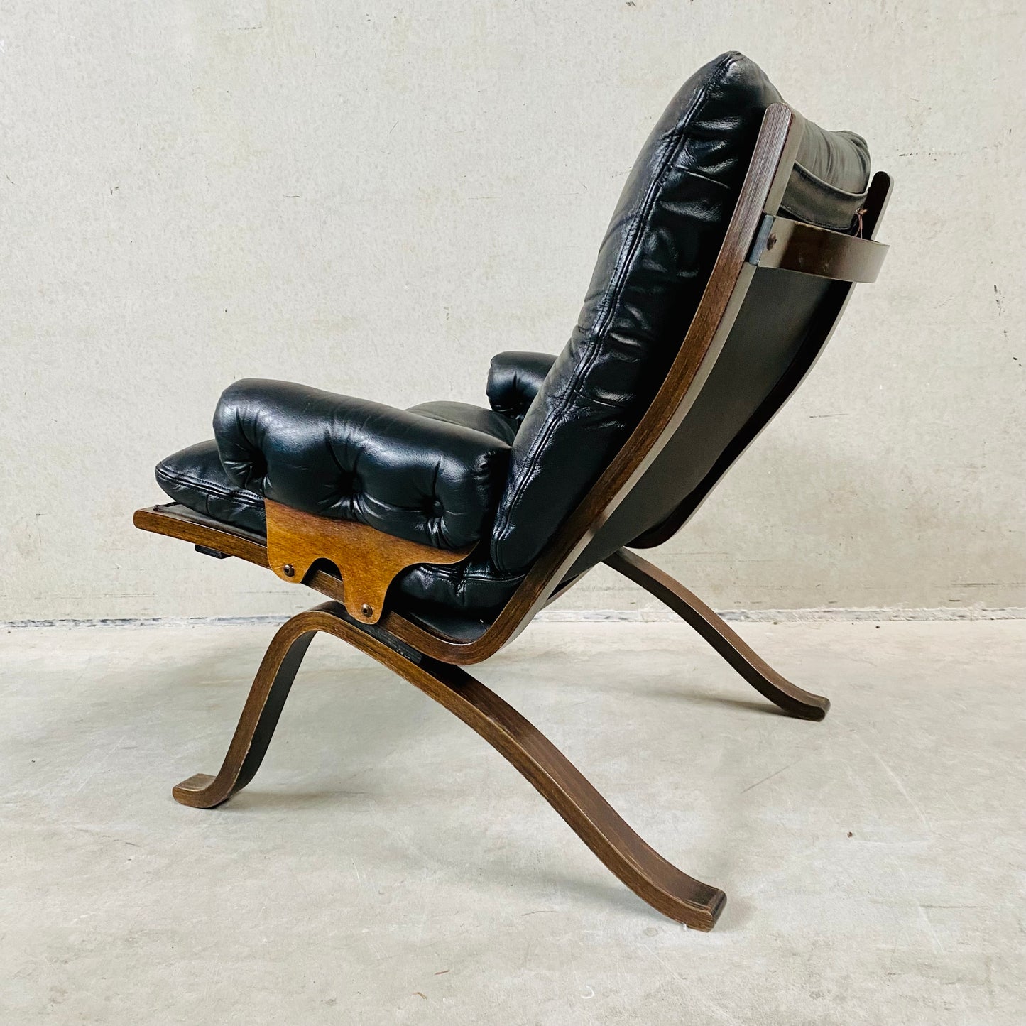 Mid-Century Black Siesta Lounge Chair by Ingmar Relling for Westnofa, Norway 1960