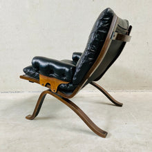 Load image into Gallery viewer, Mid-Century Black Siesta Lounge Chair by Ingmar Relling for Westnofa, Norway 1960
