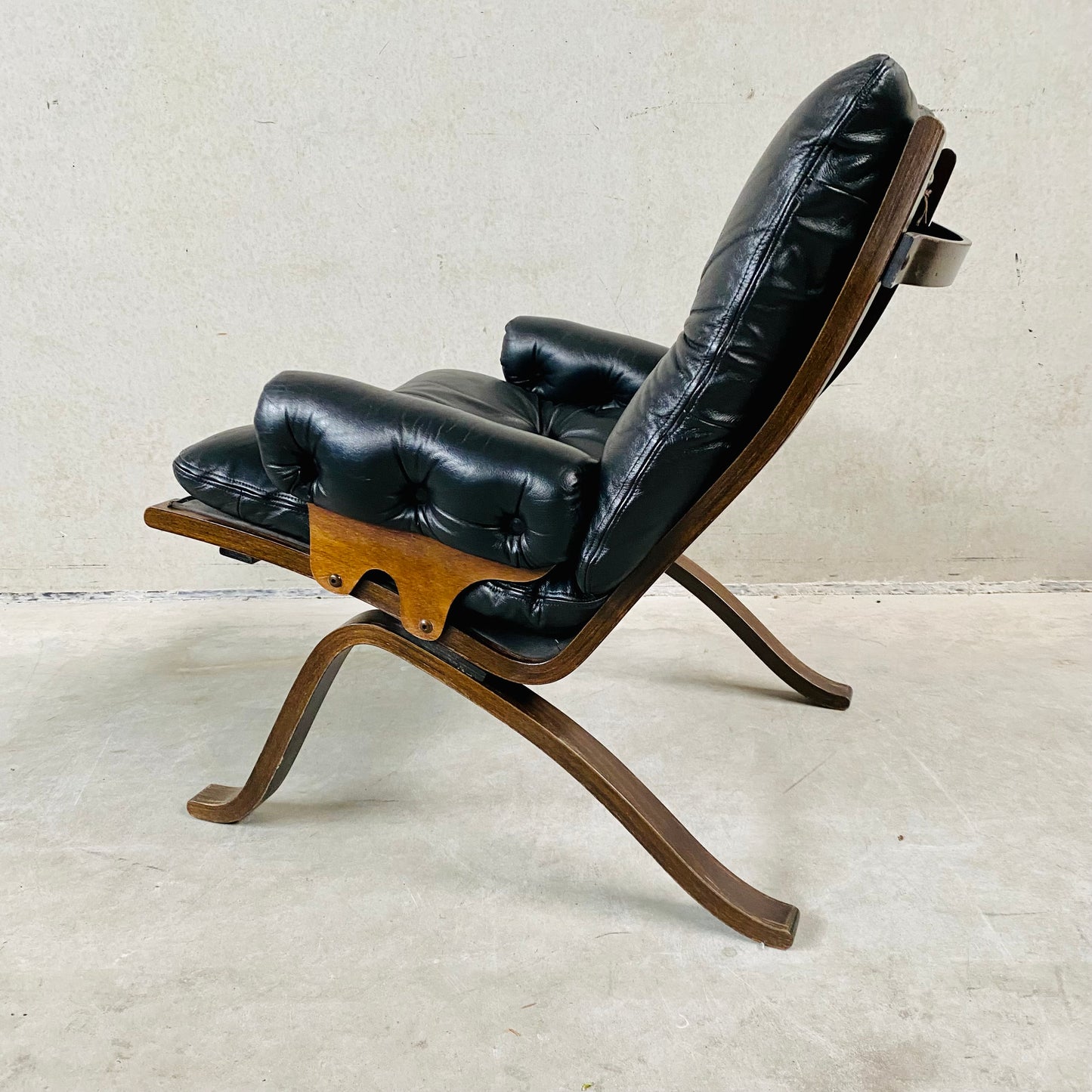 Mid-Century Black Siesta Lounge Chair by Ingmar Relling for Westnofa, Norway 1960