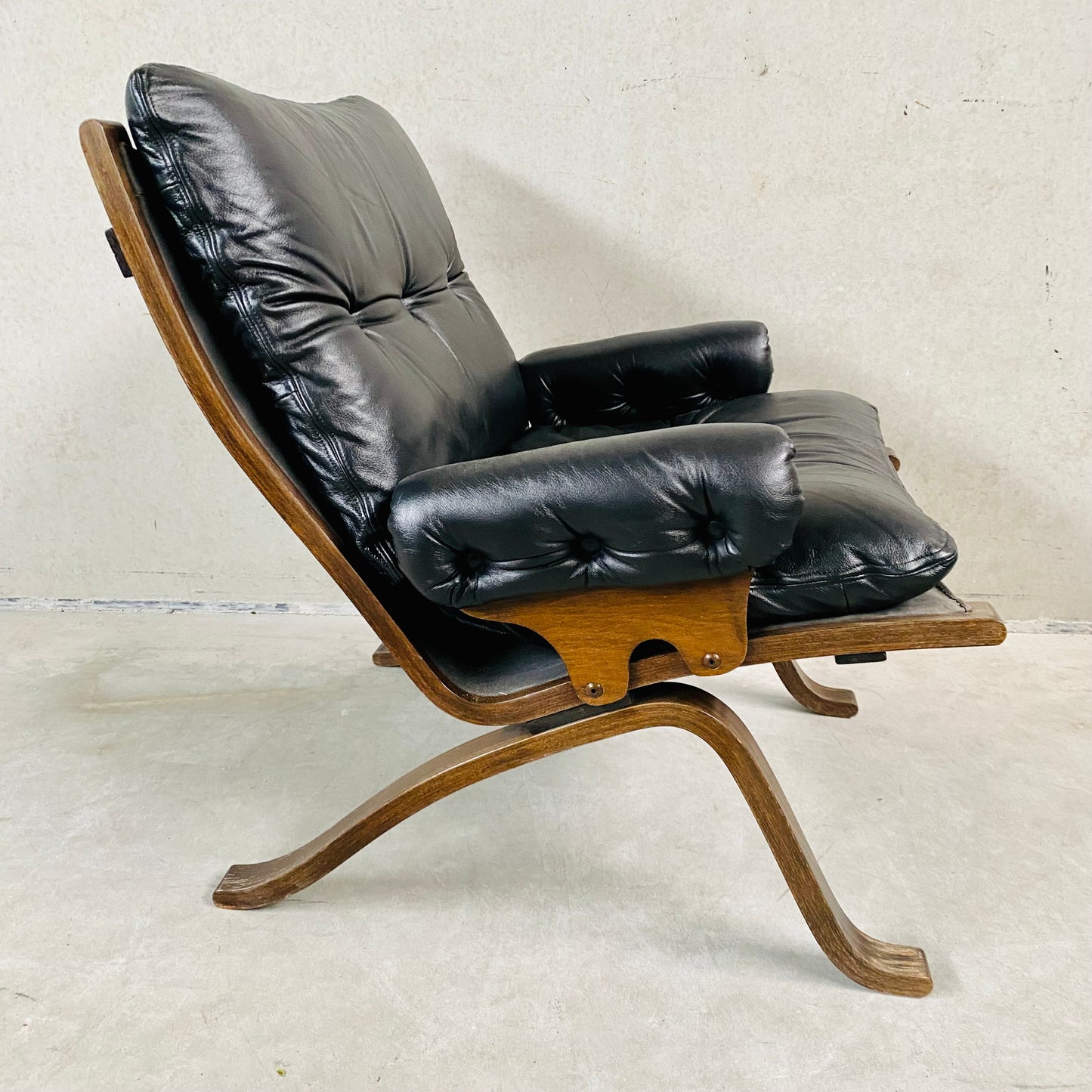 Mid-Century Black Siesta Lounge Chair by Ingmar Relling for Westnofa, Norway 1960