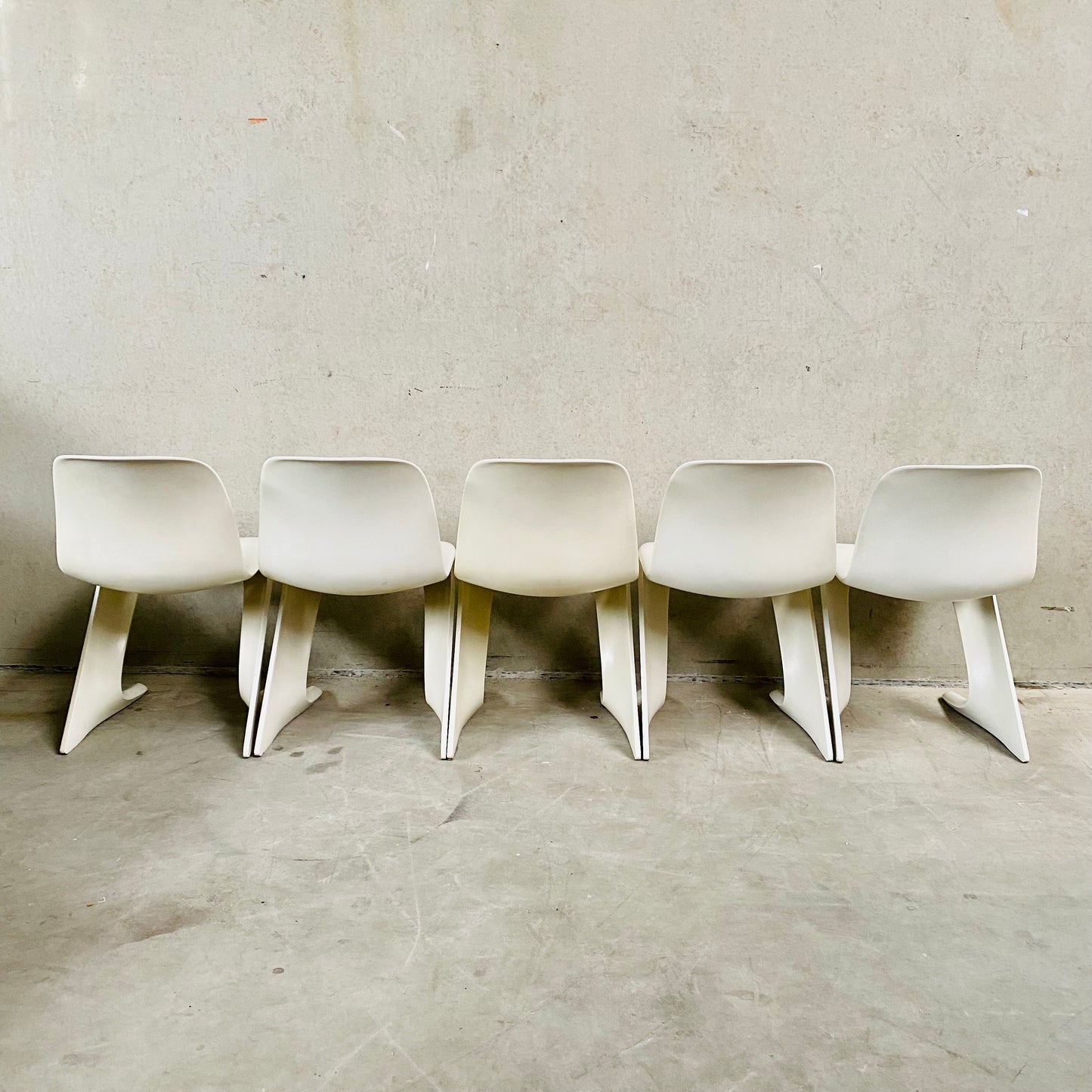 SET OF 5 WHITE KANGAROO DINING CHAIRS BY ERNST MOECKL FOR HORN, GERMANY 1968