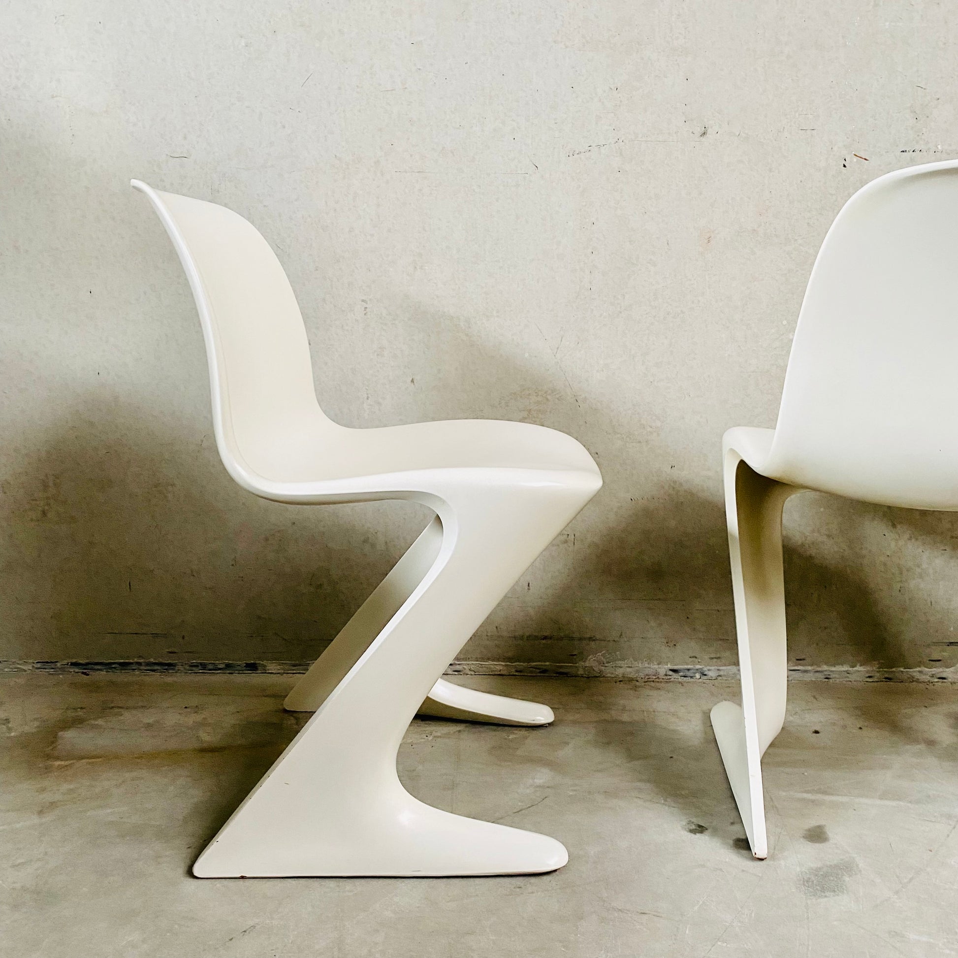 SET OF 5 WHITE KANGAROO DINING CHAIRS BY ERNST MOECKL FOR HORN, GERMANY 1968