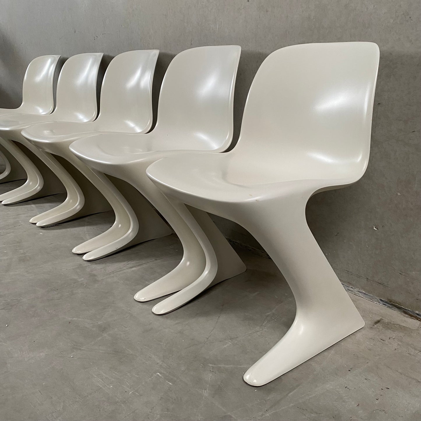 SET OF 5 WHITE KANGAROO DINING CHAIRS BY ERNST MOECKL FOR HORN, GERMANY 1968