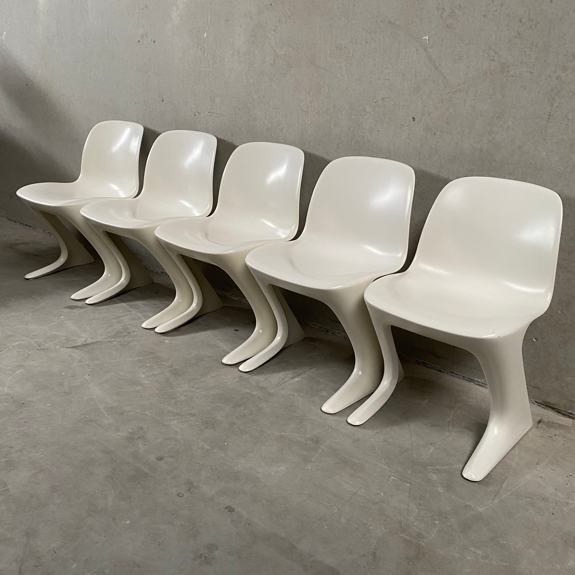 SET OF 5 WHITE KANGAROO DINING CHAIRS BY ERNST MOECKL FOR HORN, GERMANY 1968