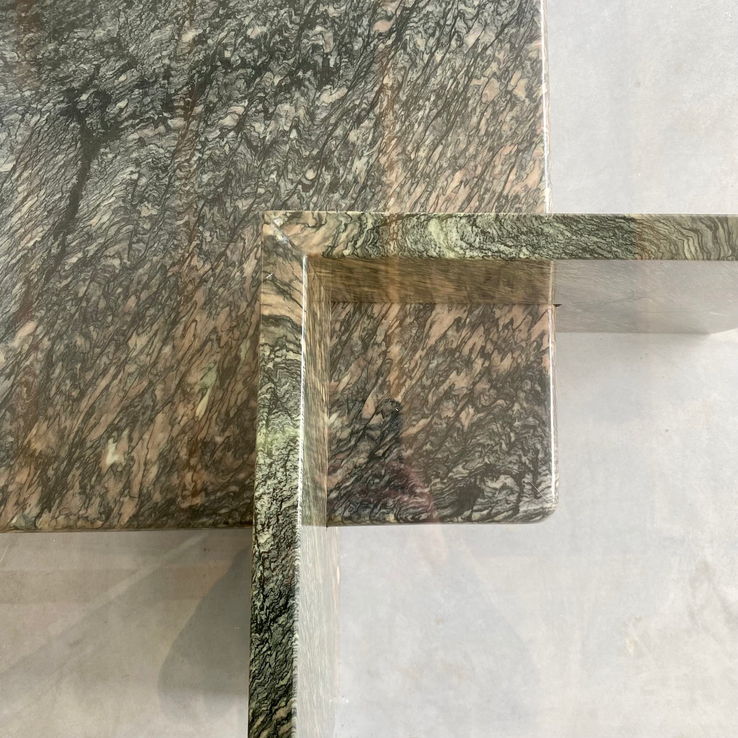 LARGE SICILIAN MARBLE COFFEE TABLE WITH GLASS TOP, ITALY 1980S