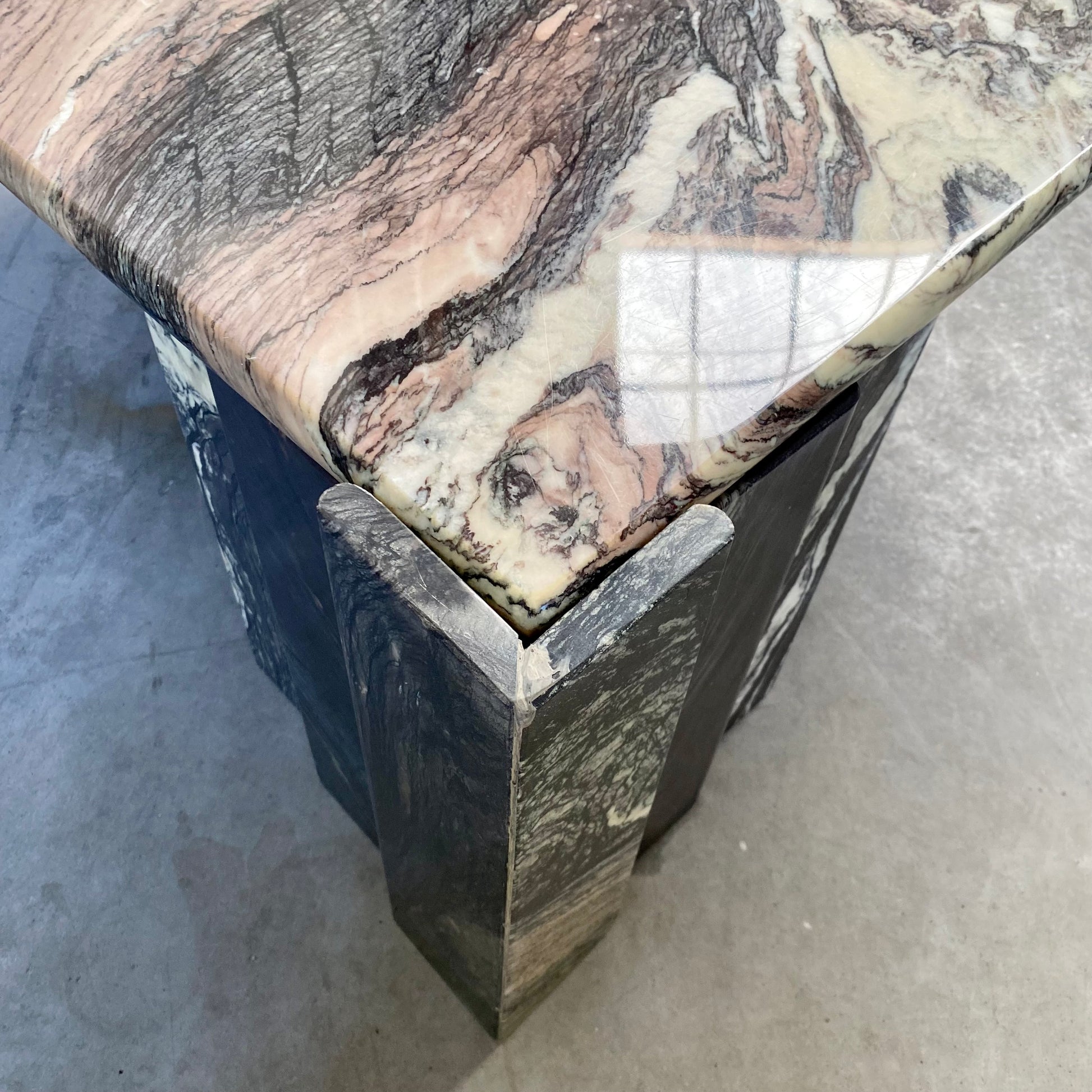 LARGE EYE SHAPED SICILIAN MARBLE COFFEE TABLE FOR ROCHE BOBOIS, ITALY 1970S