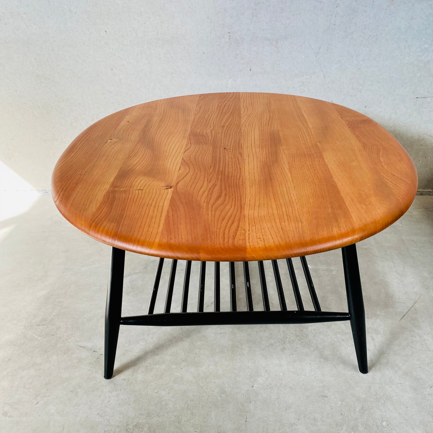 Großer ovaler Couchtisch von Lucian Randolph Ercolani für Ercol, England, 1950