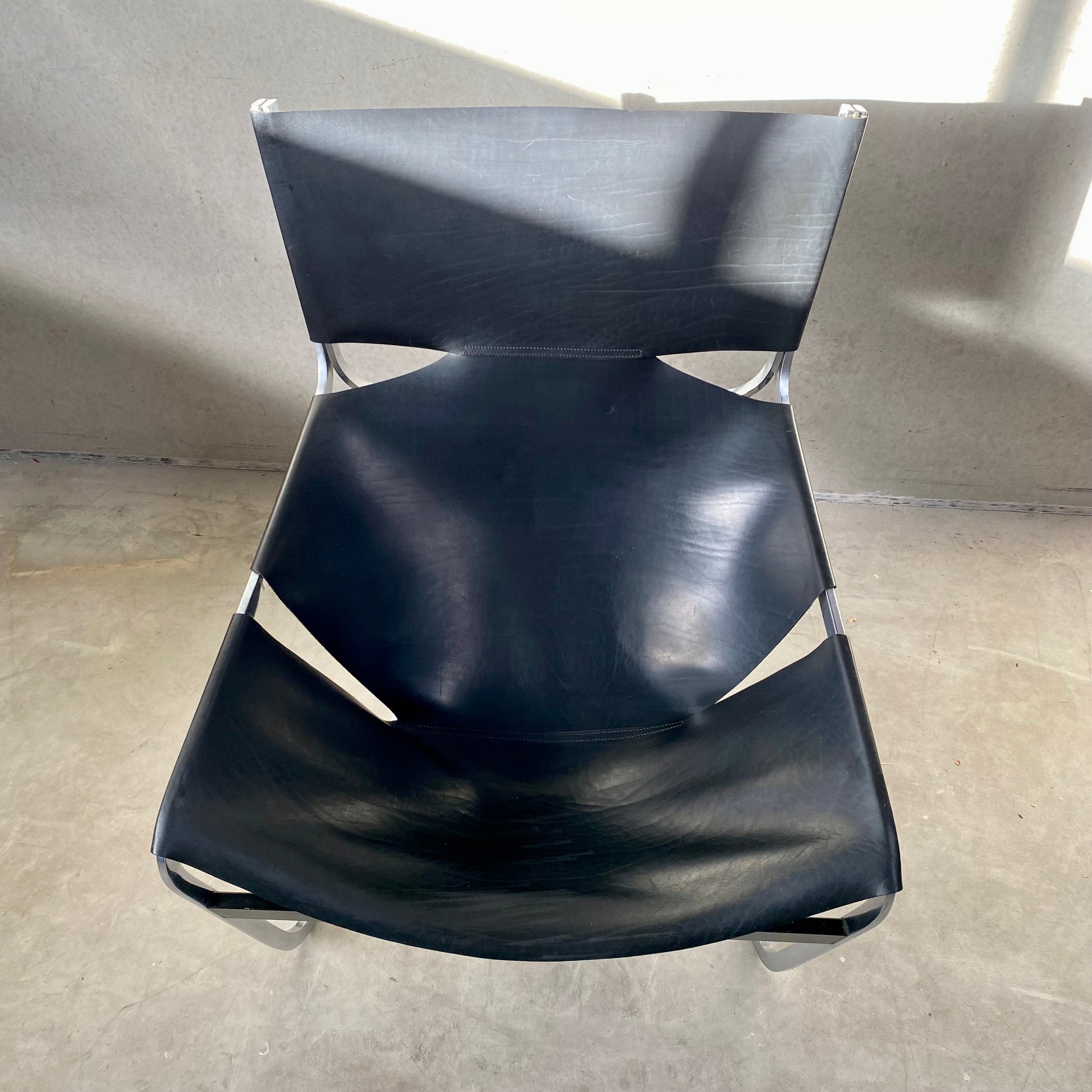 BLACK LEATHER LOUNGE CHAIR "F444" BY PIERRE PAULIN FOR ARTIFORT, NETHERLANDS 1963