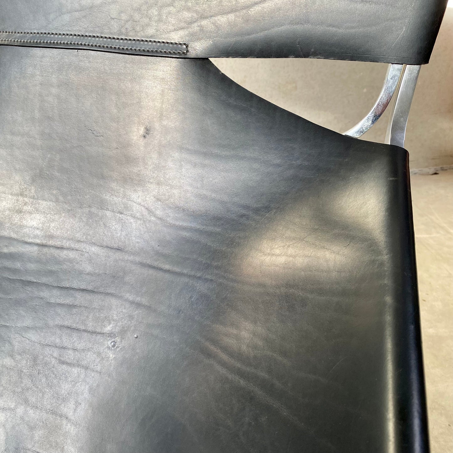 BLACK LEATHER LOUNGE CHAIR "F444" BY PIERRE PAULIN FOR ARTIFORT, NETHERLANDS 1963