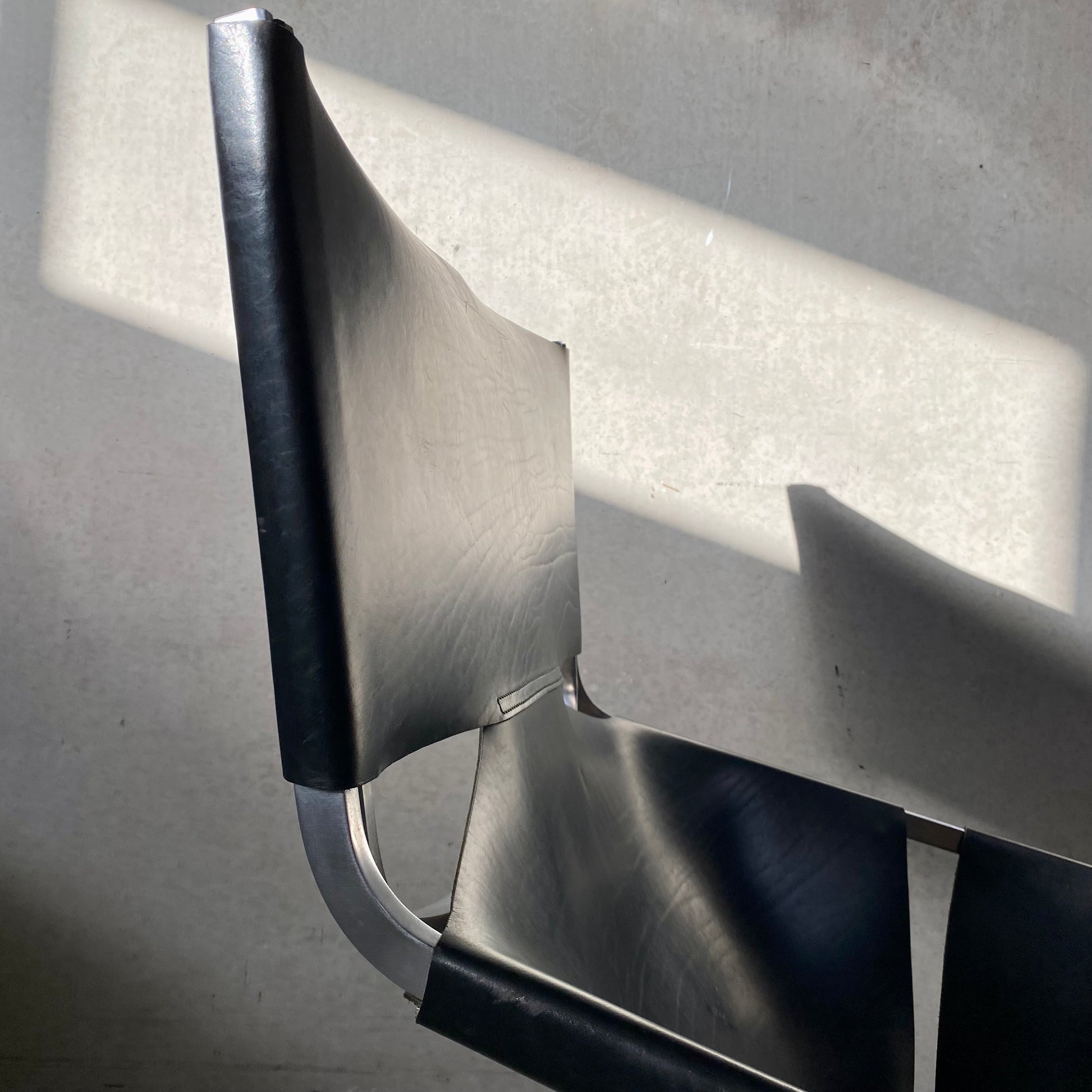 BLACK LEATHER LOUNGE CHAIR "F444" BY PIERRE PAULIN FOR ARTIFORT, NETHERLANDS 1963