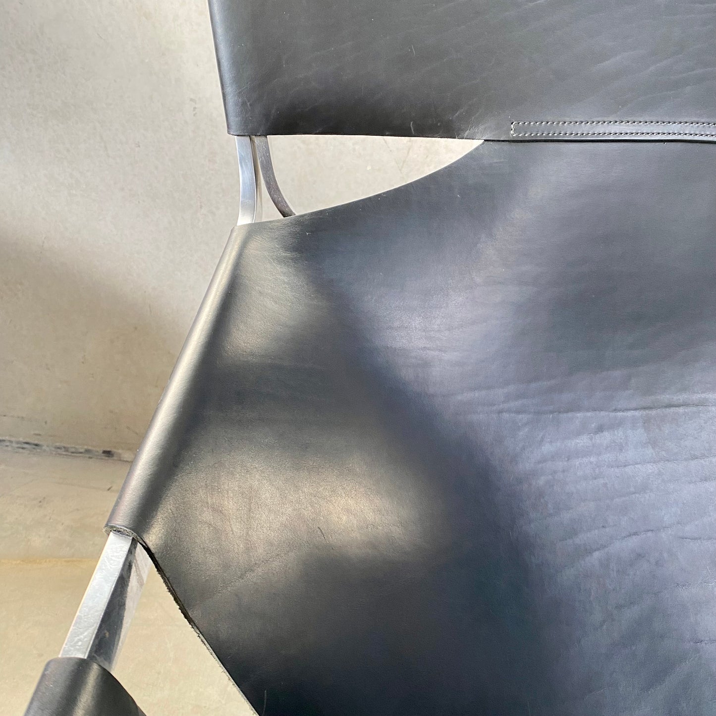 BLACK LEATHER LOUNGE CHAIR "F444" BY PIERRE PAULIN FOR ARTIFORT, NETHERLANDS 1963