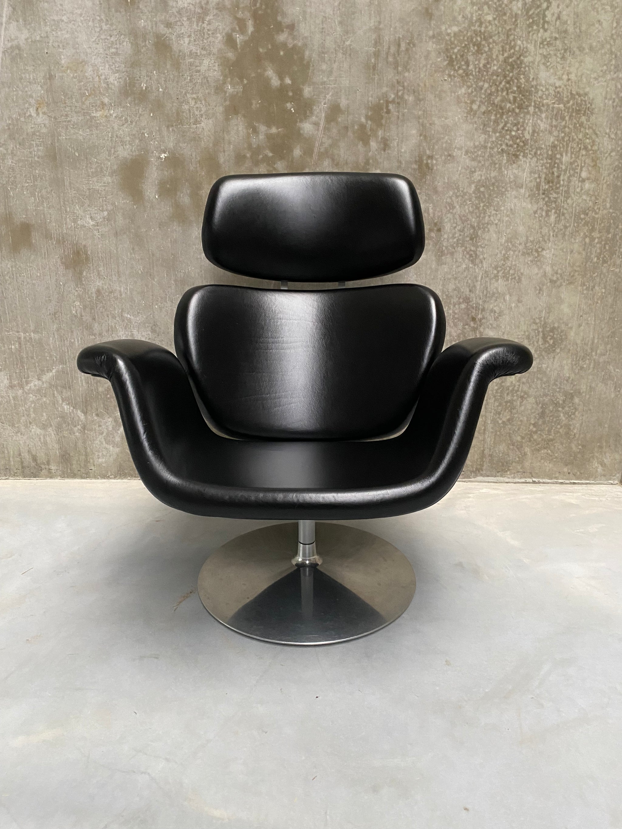 Leather tulip chair hot sale